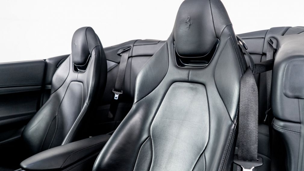 2019 Ferrari Portofino photo 3