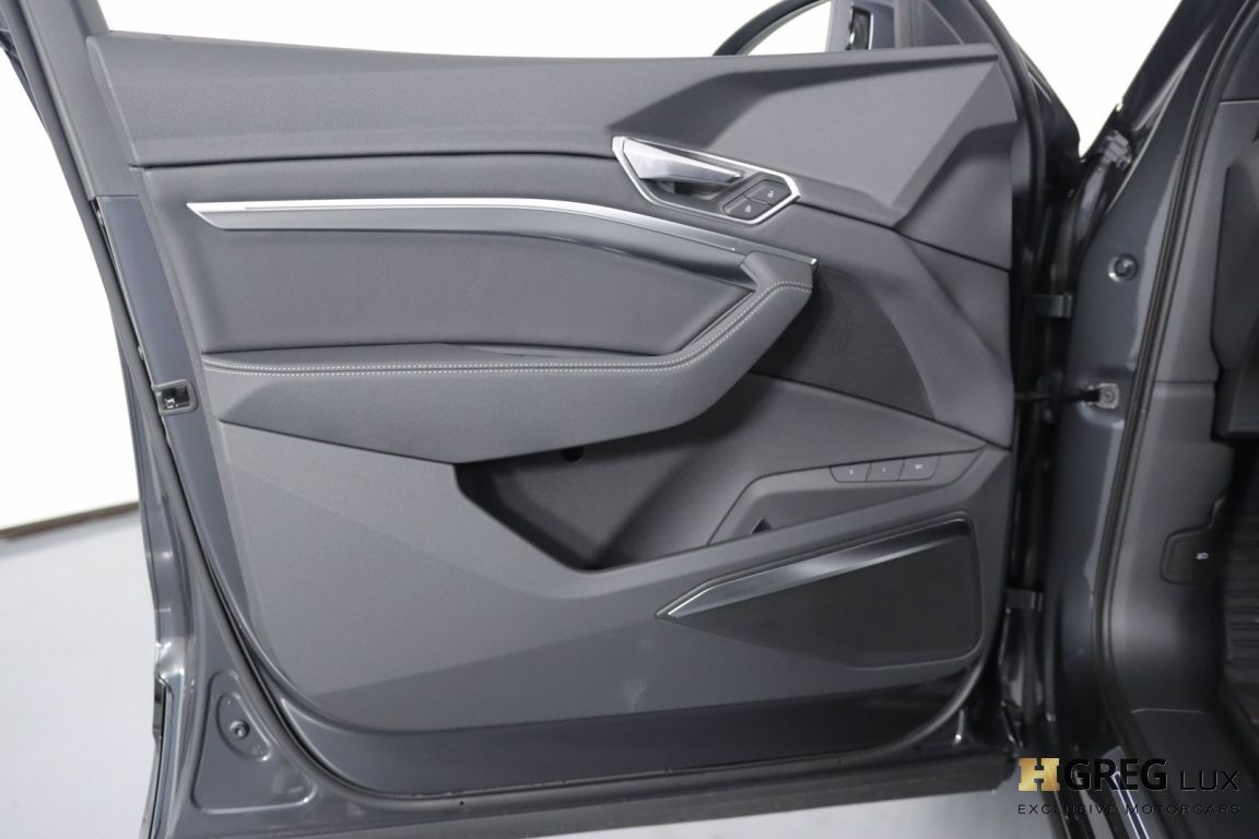 2022 Audi e tron Premium Plus #34