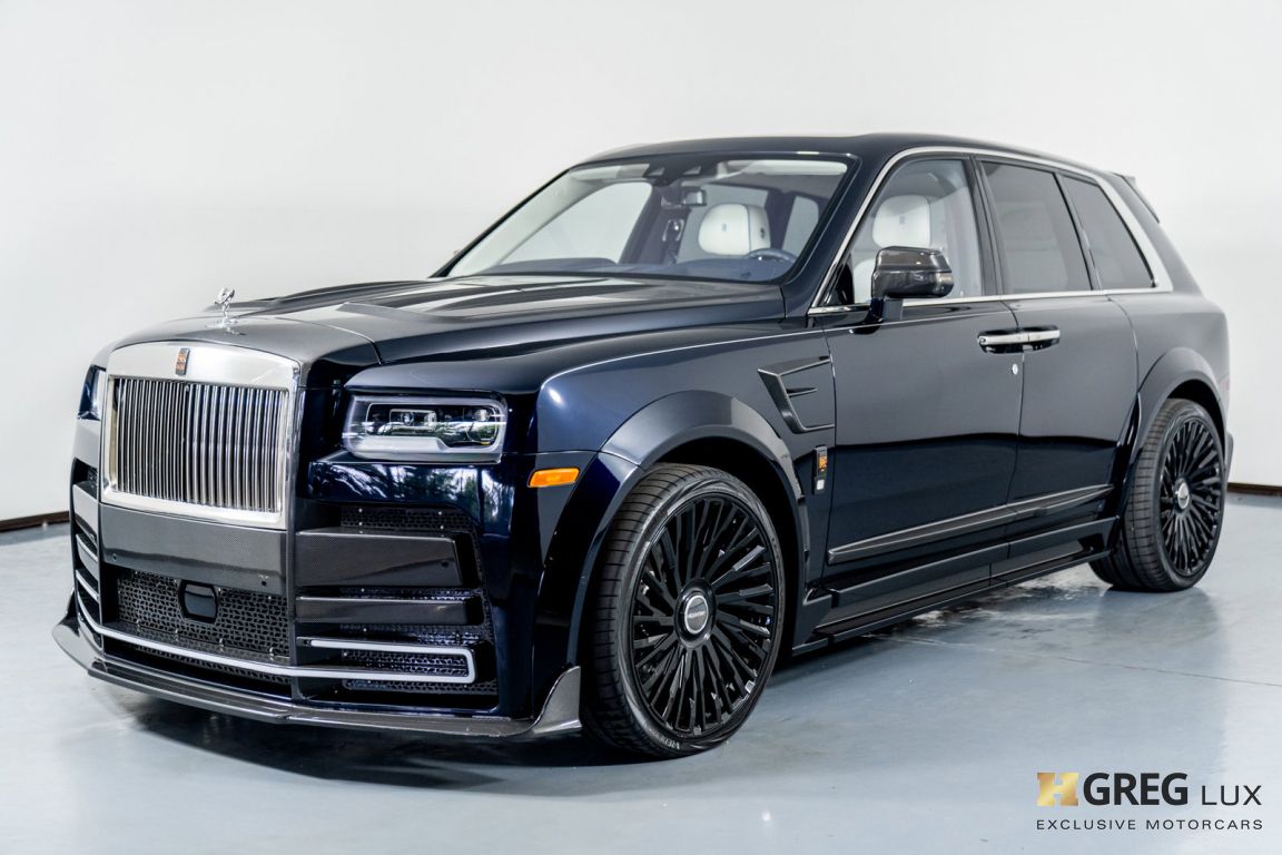 Extra wide RollsRoyce Cullinan with widebody kit from 1016 Industries