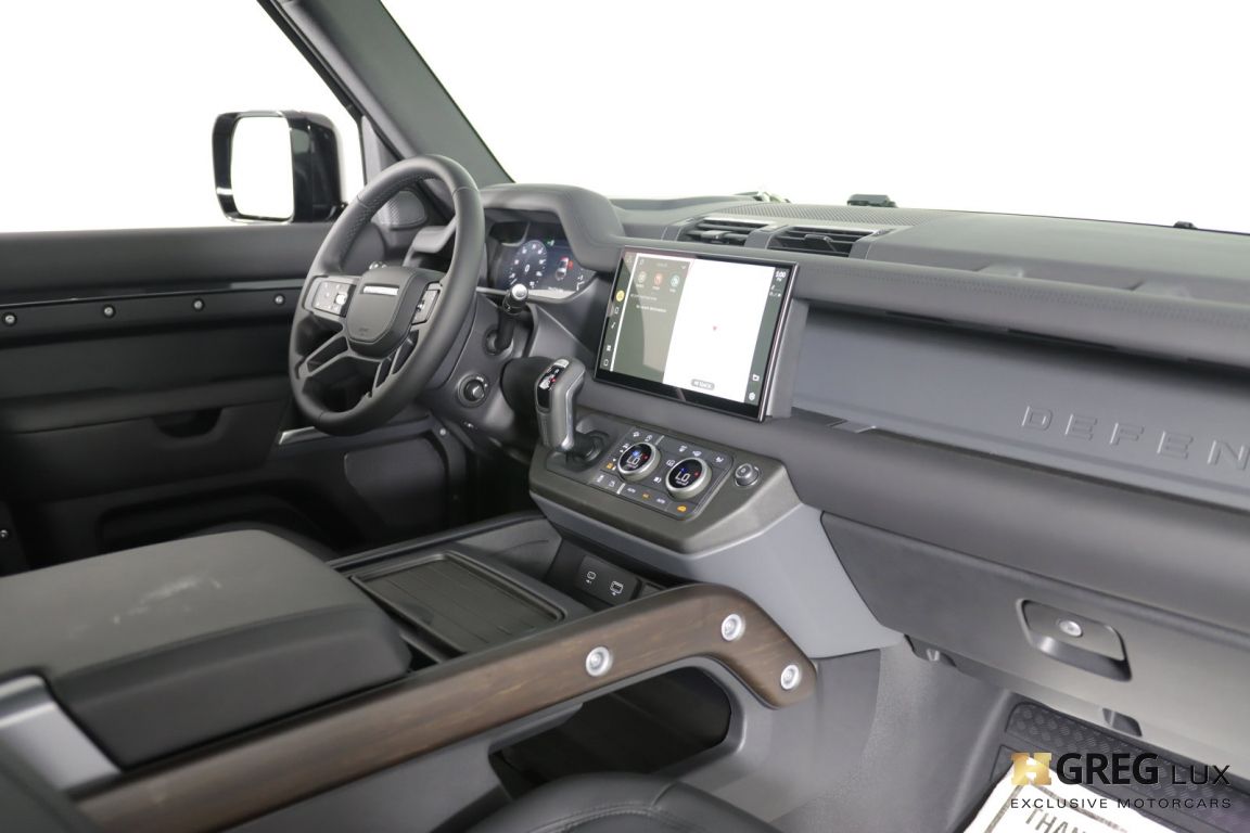2023 Land Rover Defender X #28
