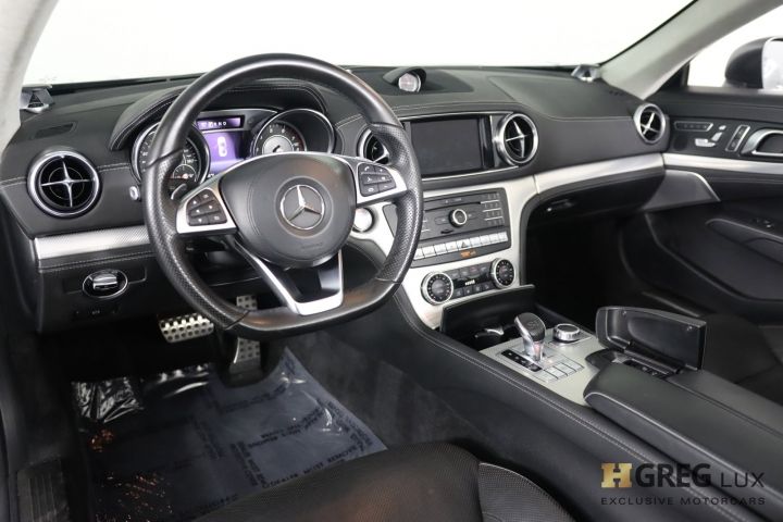 2017 Mercedes Benz SL 550 #1