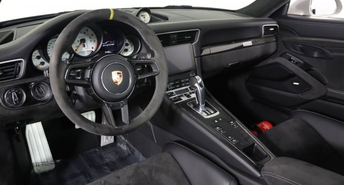 2018 Porsche 911 GT2 RS #1