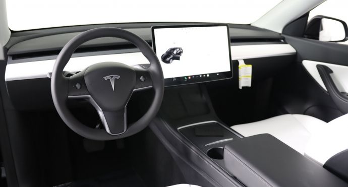 2022 Tesla Model Y Long Range #1