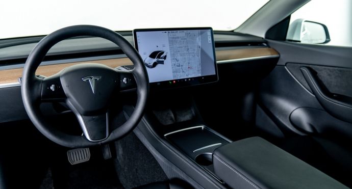 2022 Tesla Model Y Long Range #1