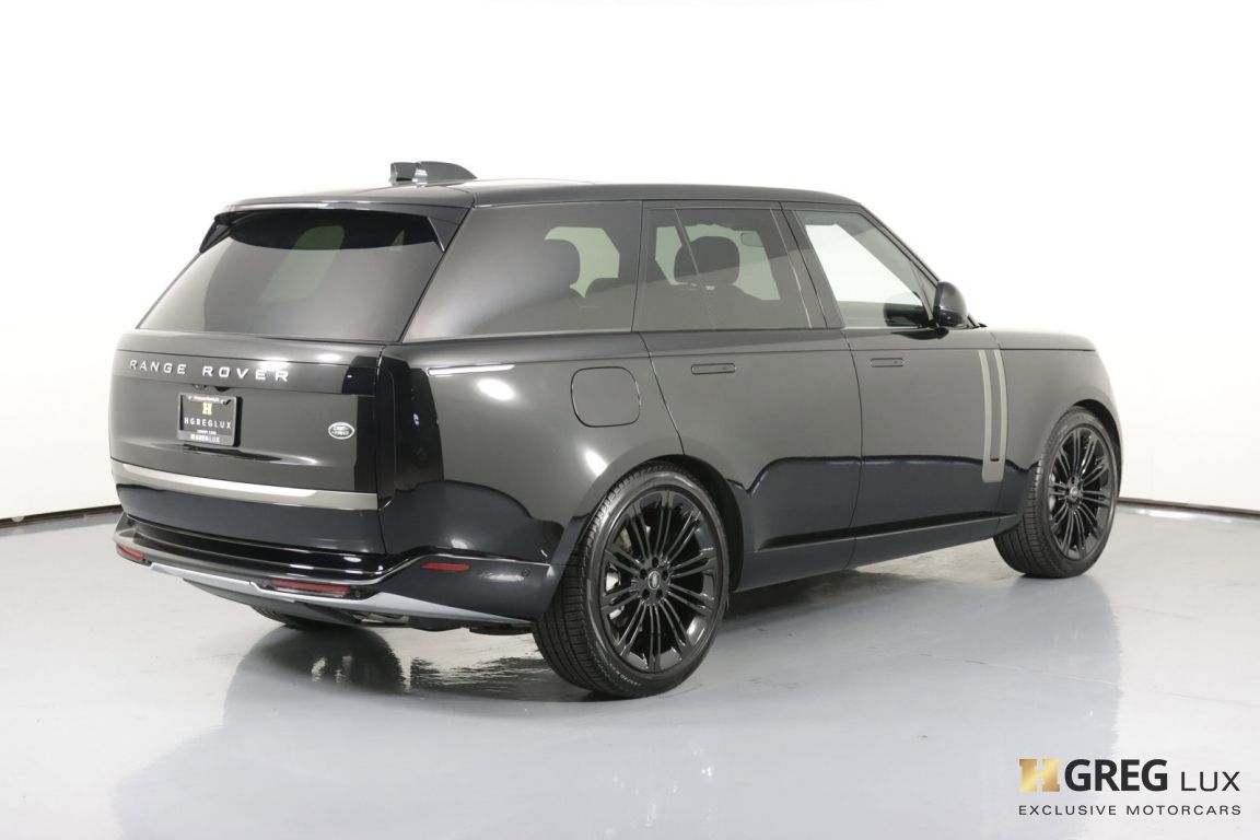 2023 Land Rover Range Rover SE #10