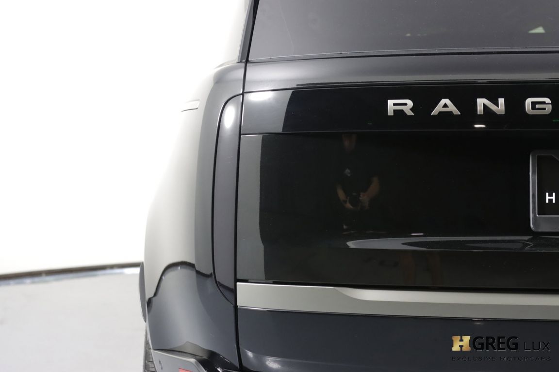 2023 Land Rover Range Rover SE #12