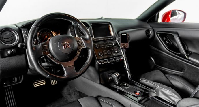2016 Nissan GT R Premium #1
