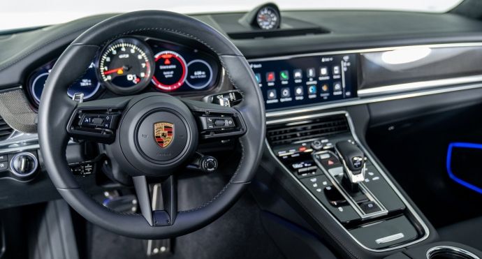2022 Porsche Panamera GTS #1
