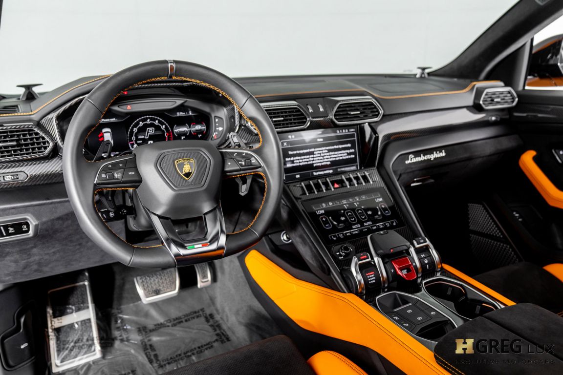 2022 Lamborghini Urus Pearl Capsule #1