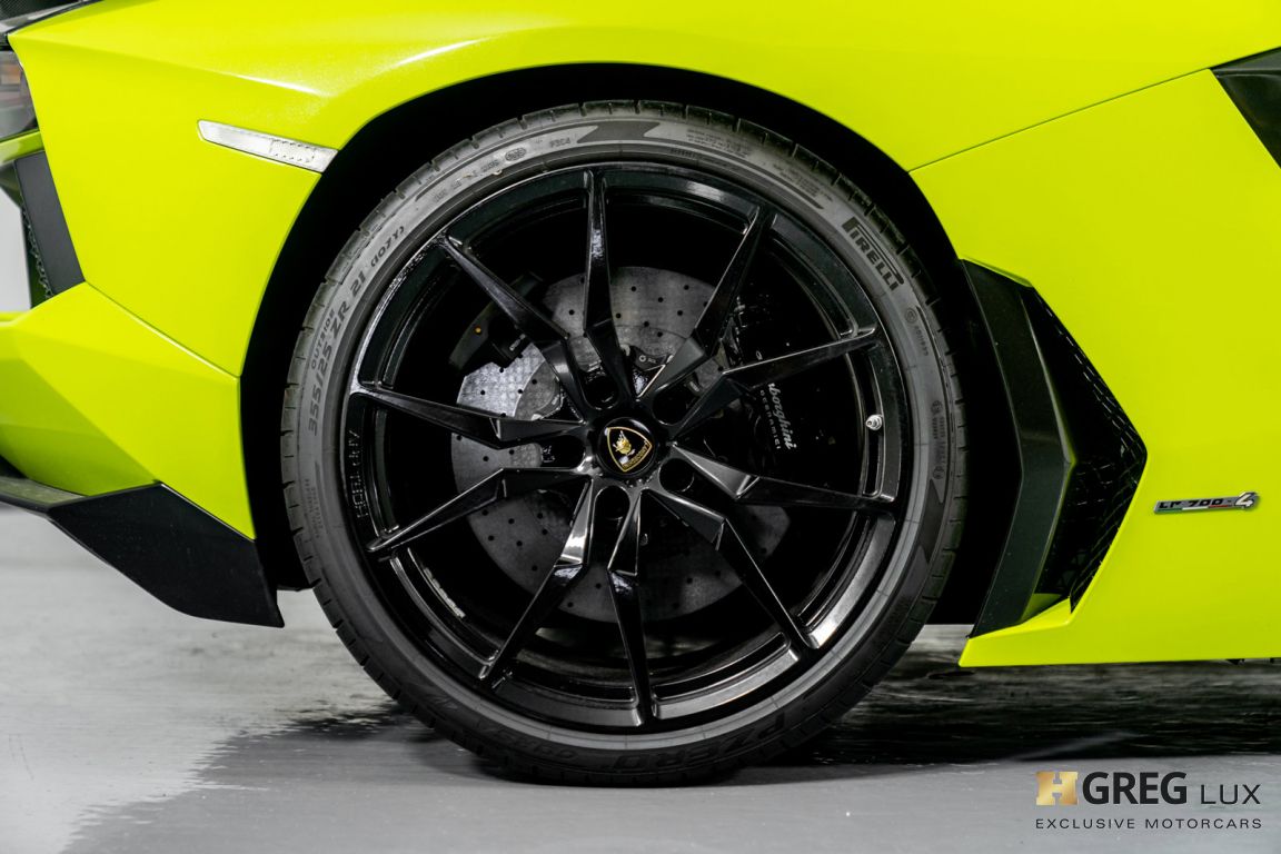 2016 Lamborghini Aventador LP700-4 #9