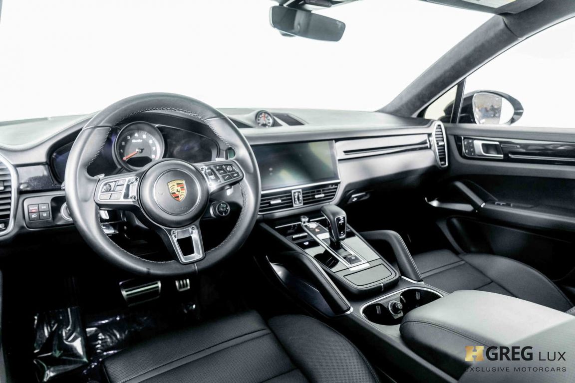 2022 Porsche Cayenne Turbo #1