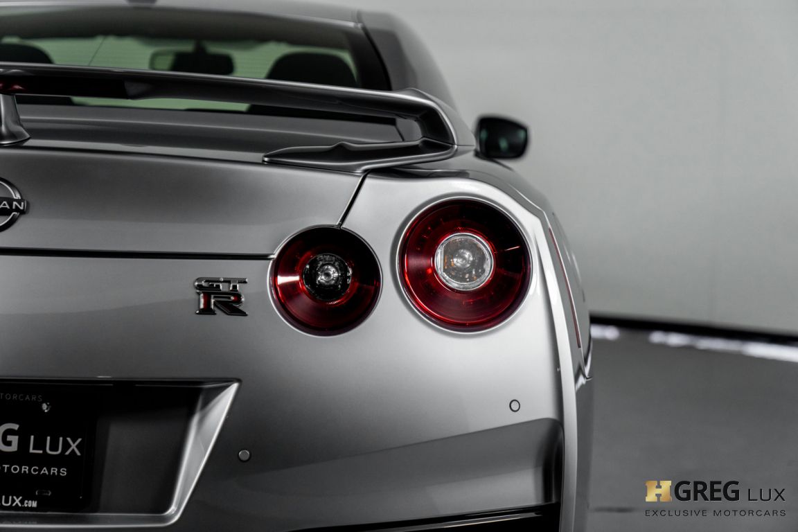 2023 Nissan GT R Premium #13