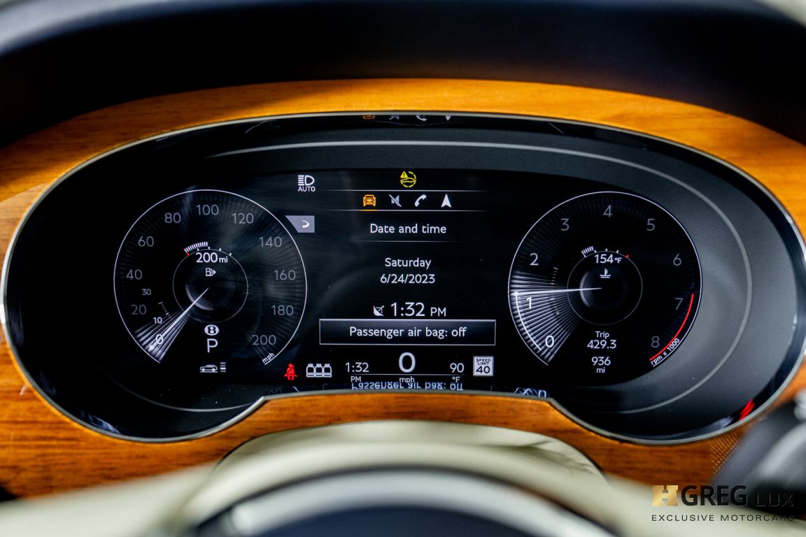 2022 Bentley Bentayga V8 #36