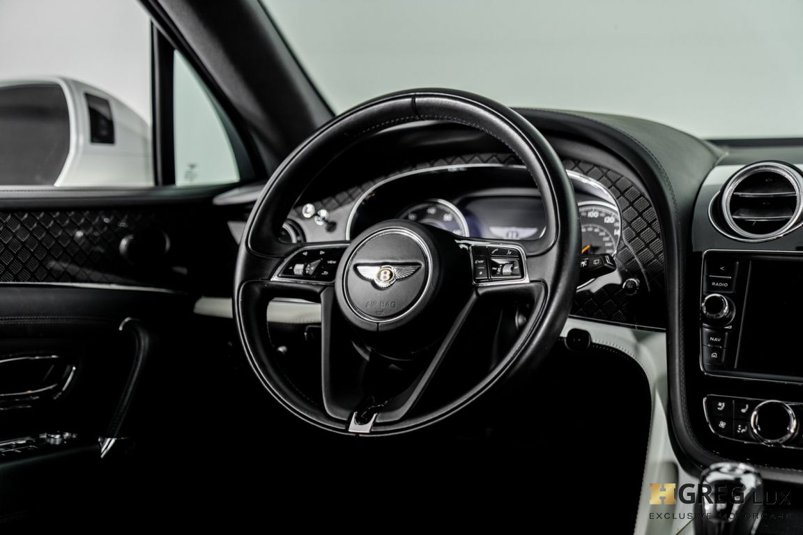 2020 Bentley Bentayga V8 #33