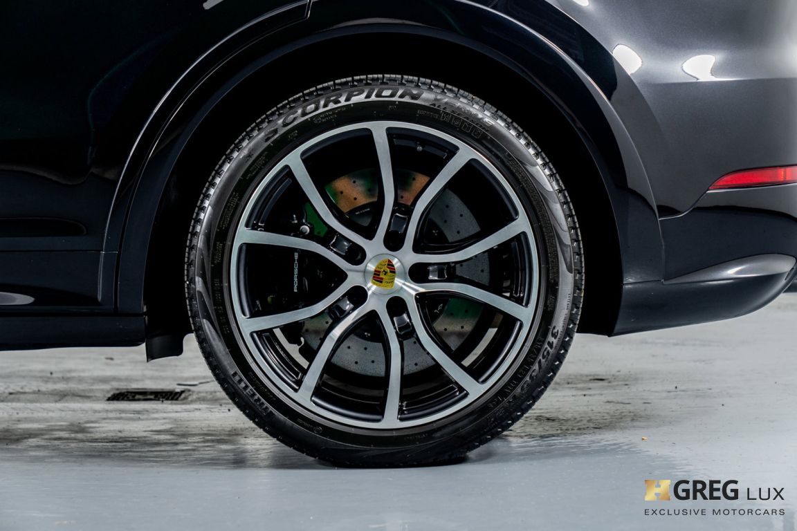 2022 Porsche Cayenne Turbo S E-Hybrid #17