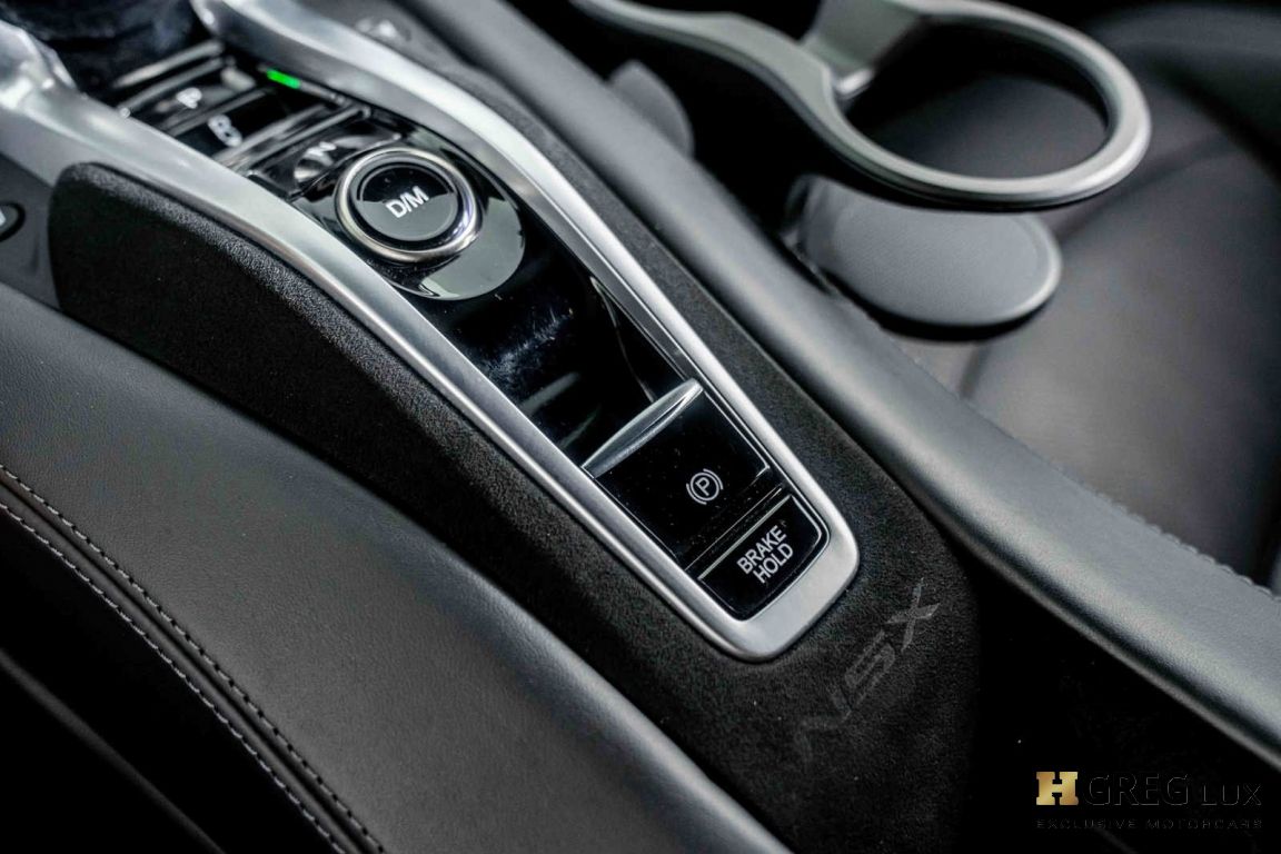 2017 Acura NSX SH-AWD Sport #40