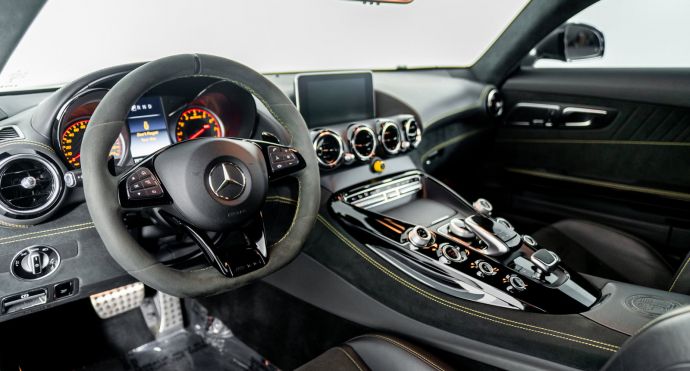 2018 Mercedes Benz AMG GT AMG GT R #1