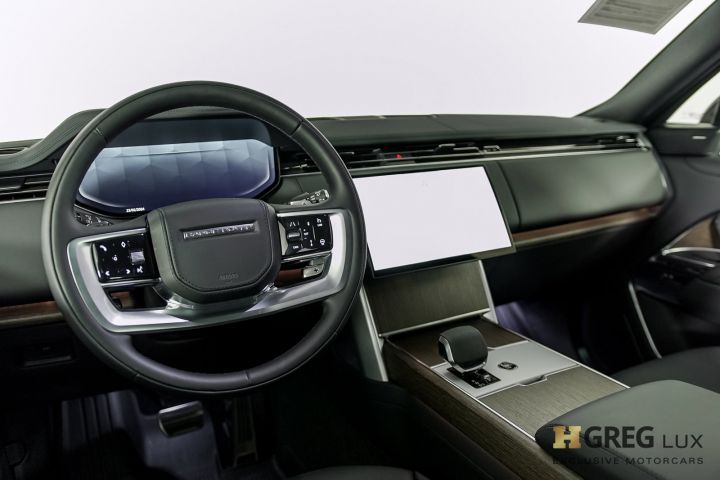 2024 Land Rover Range Rover SE #1