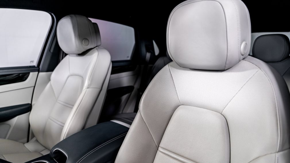 2022 Porsche Cayenne S photo 3