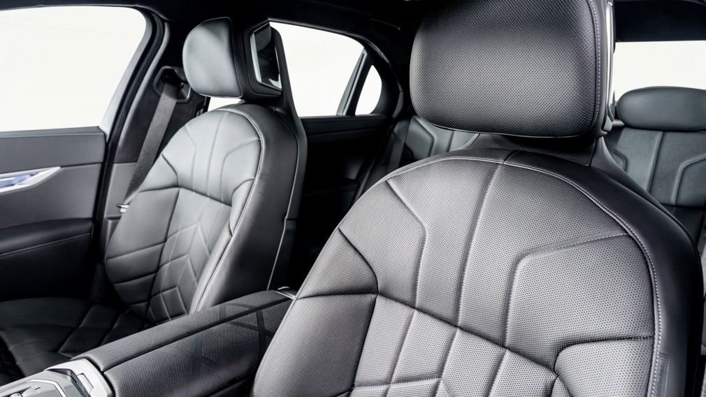 2024 Bmw 750e 750e xDrive photo 2