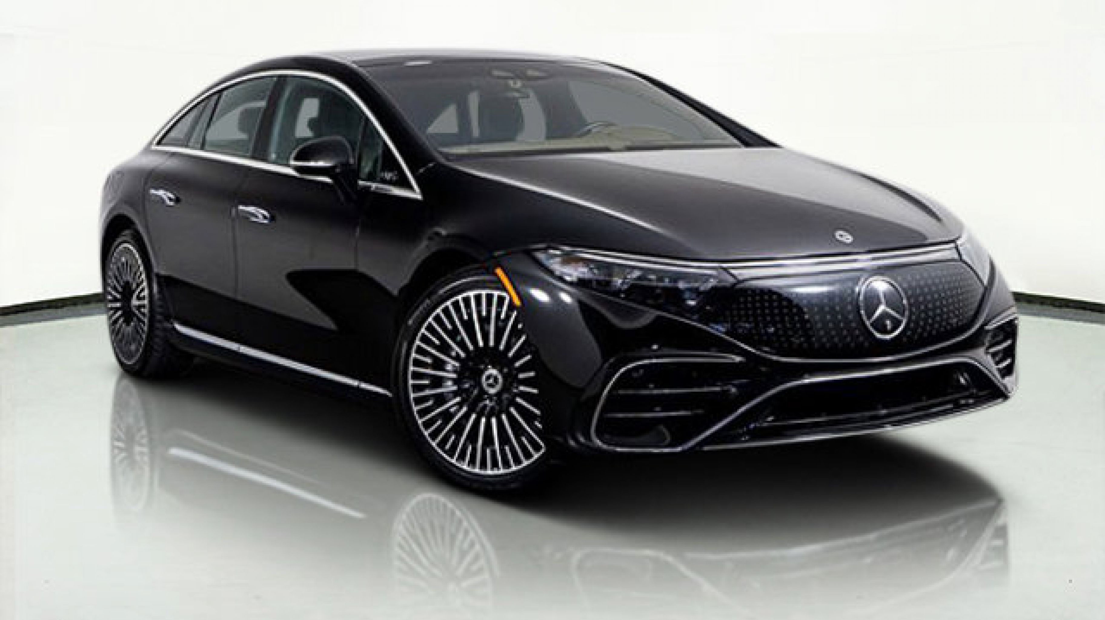 2022 Mercedes-Benz EQS's photo