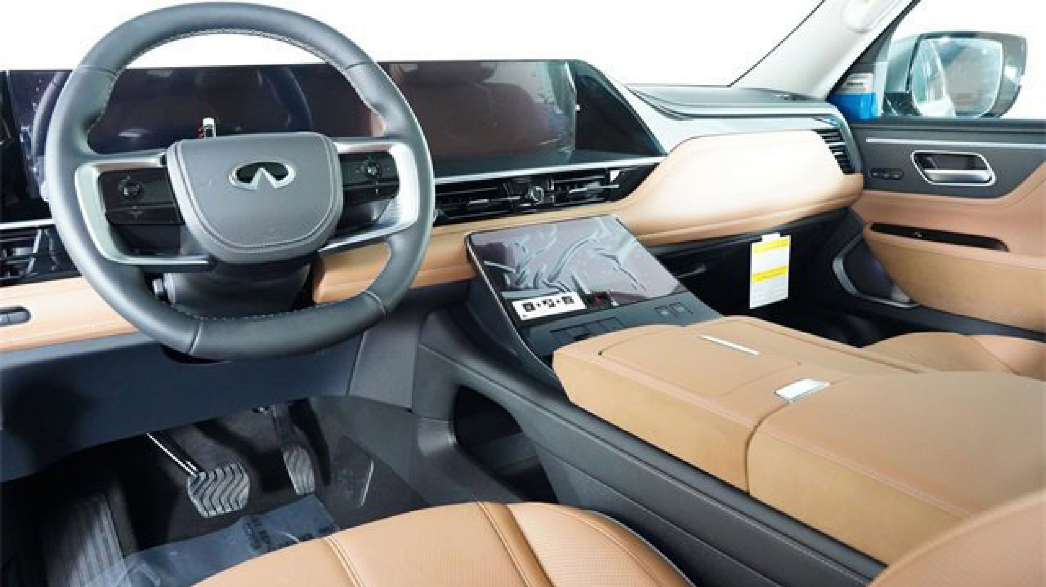 2025 Infiniti QX80 Sensory photo 2