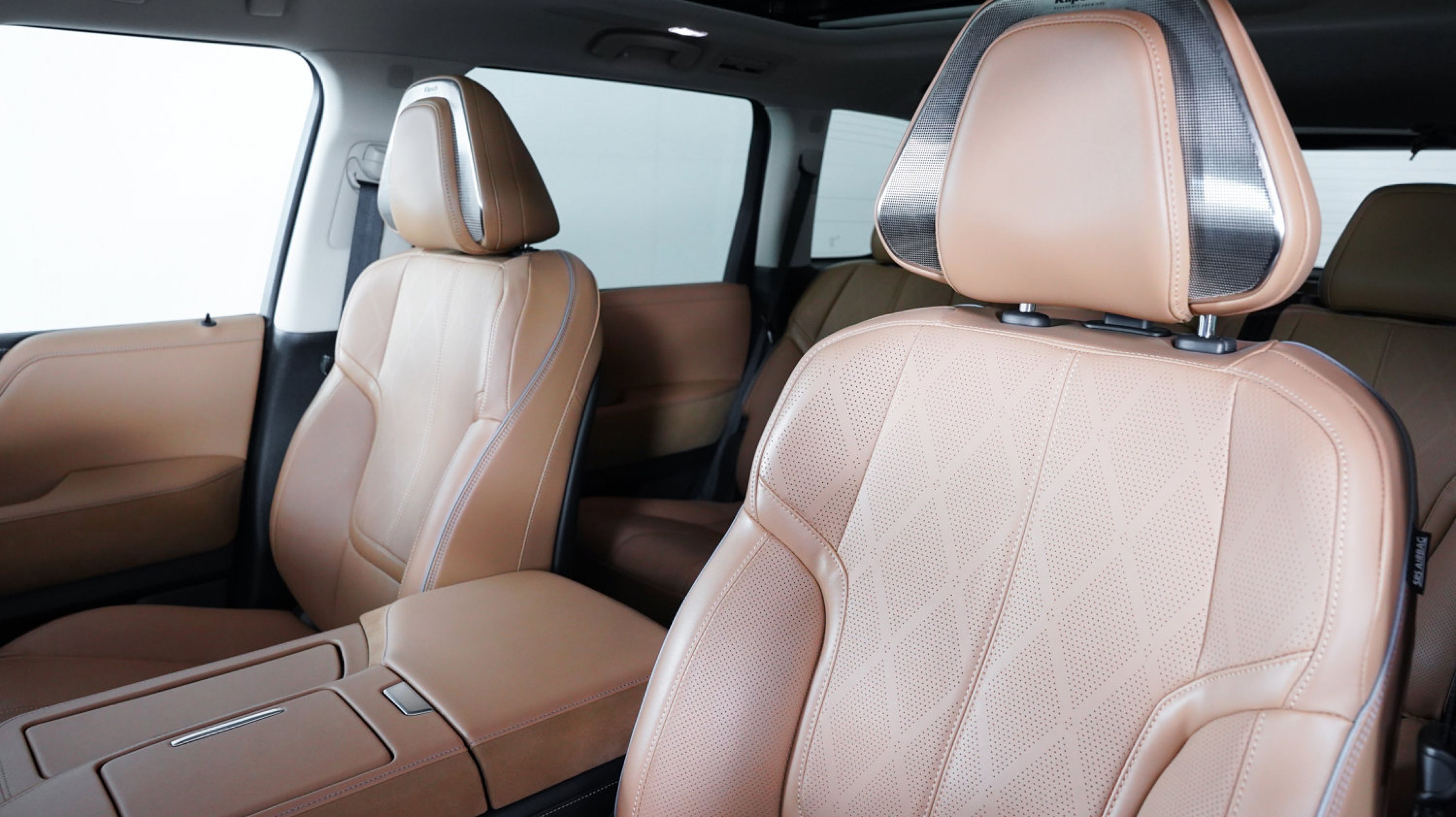 2025 Infiniti QX80 Sensory photo 2