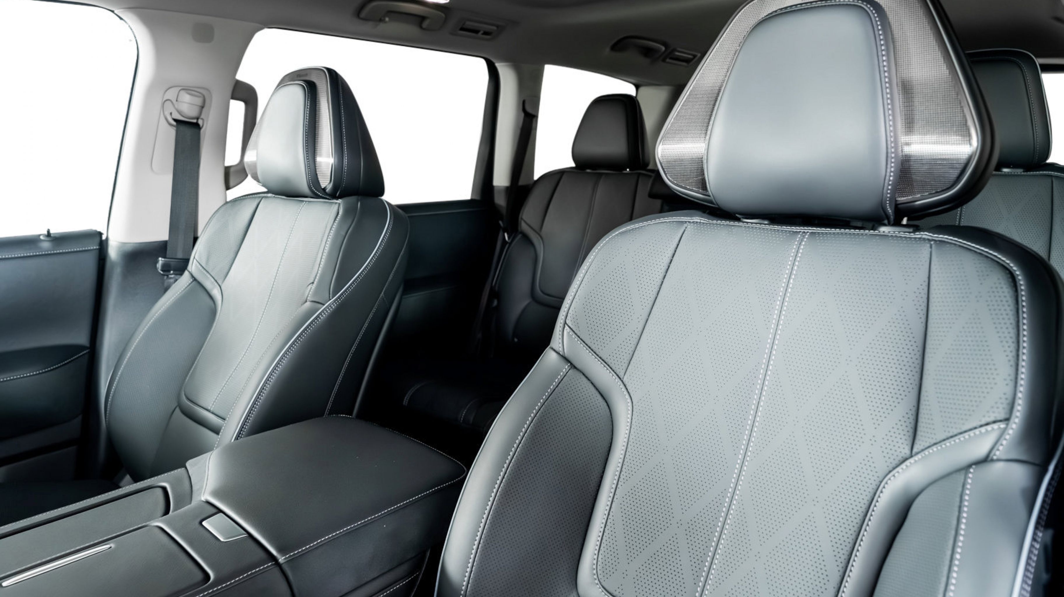 2025 Infiniti QX80 Sensory photo 3