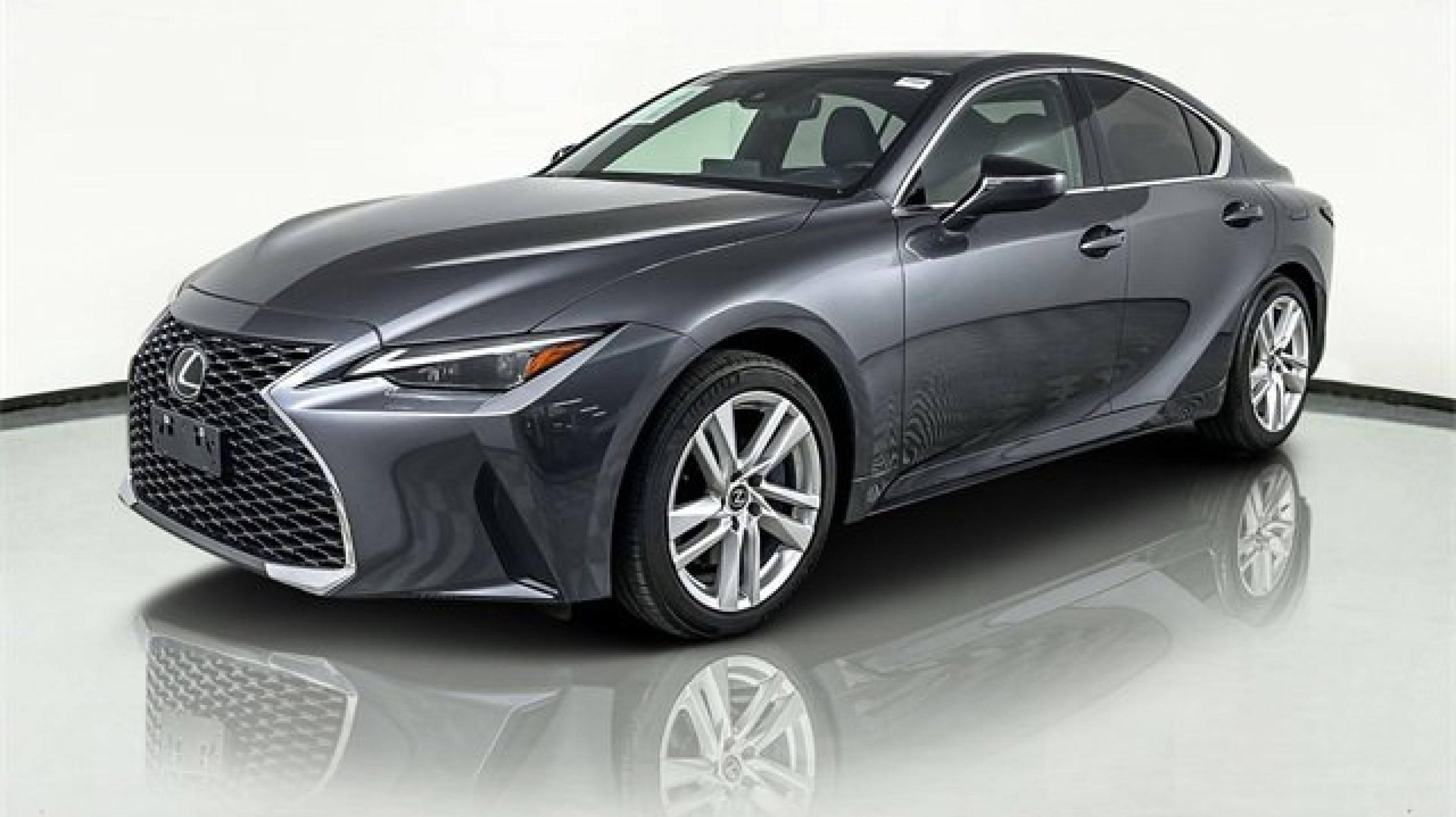 2023 Lexus IS 300 photo 4
