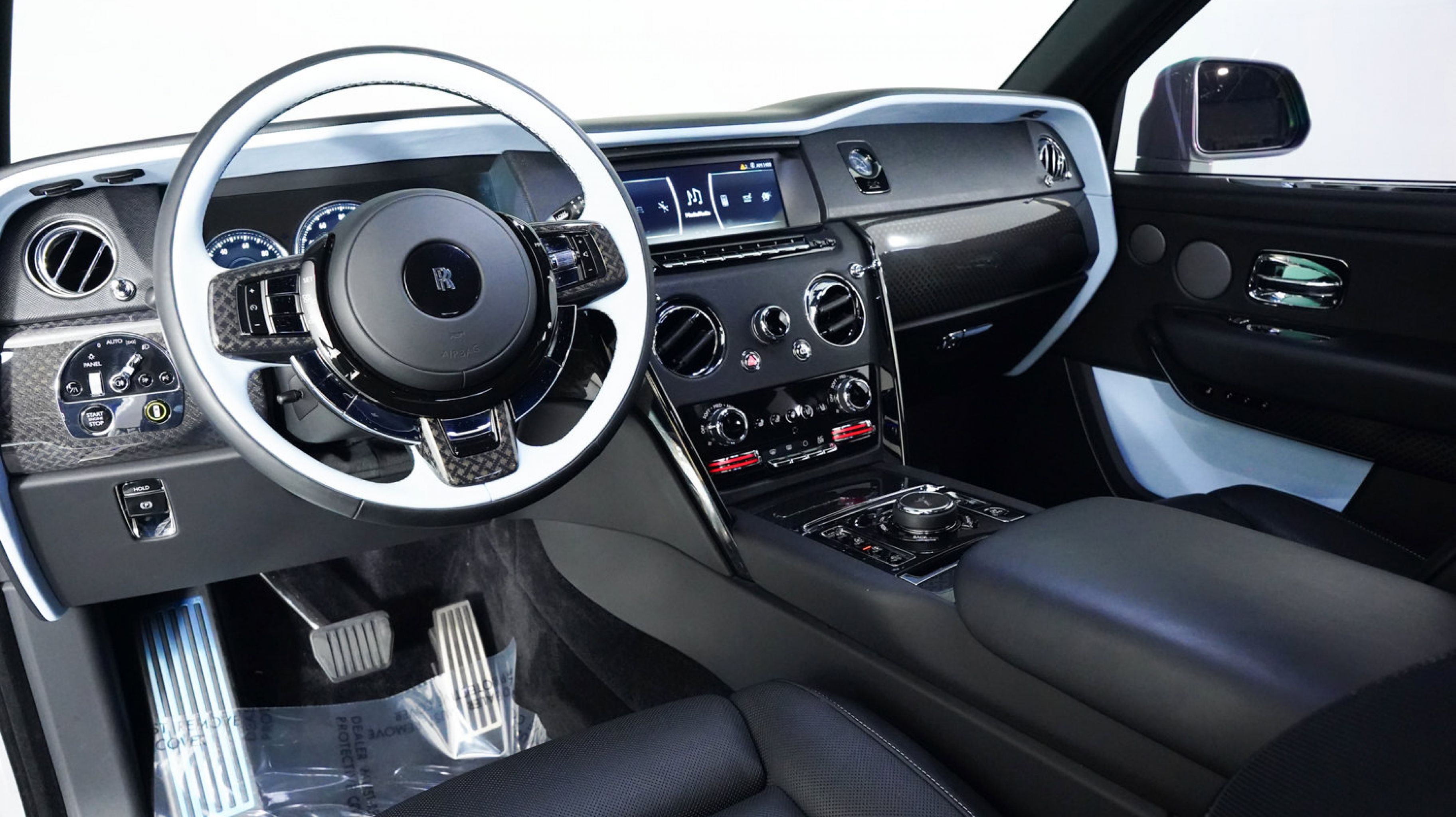 2024 Rolls Royce Cullinan Black Badge photo 2