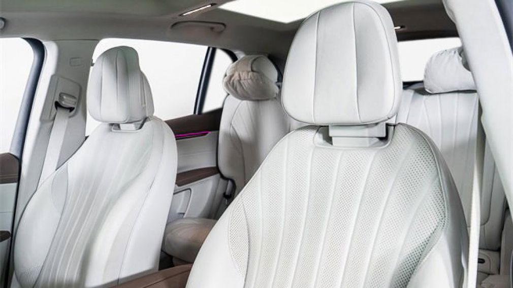 2023 Mercedes Benz EQS SUV 580 4MATIC photo 2