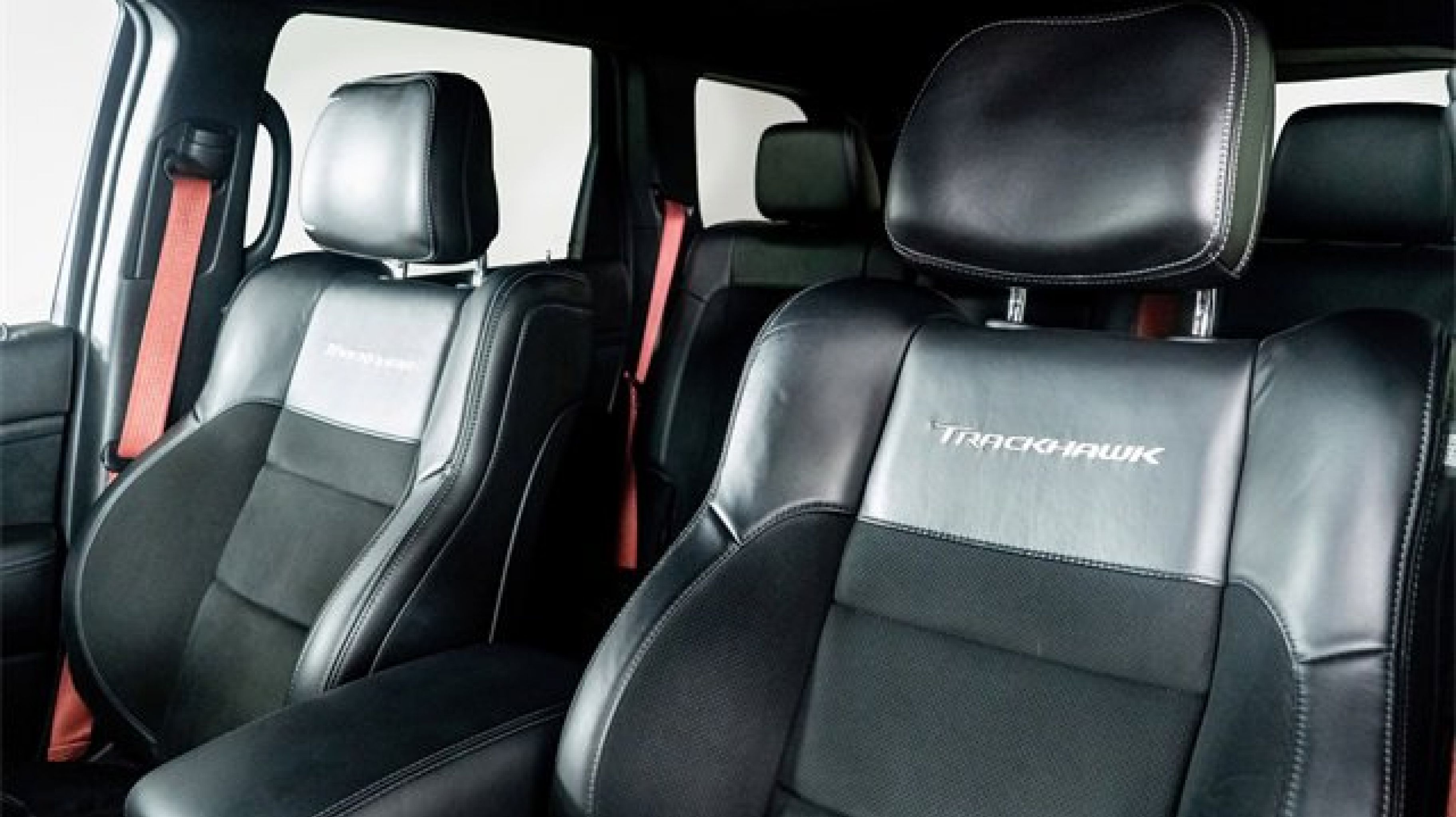 2021 Jeep Grand Cherokee Trackhawk photo 3