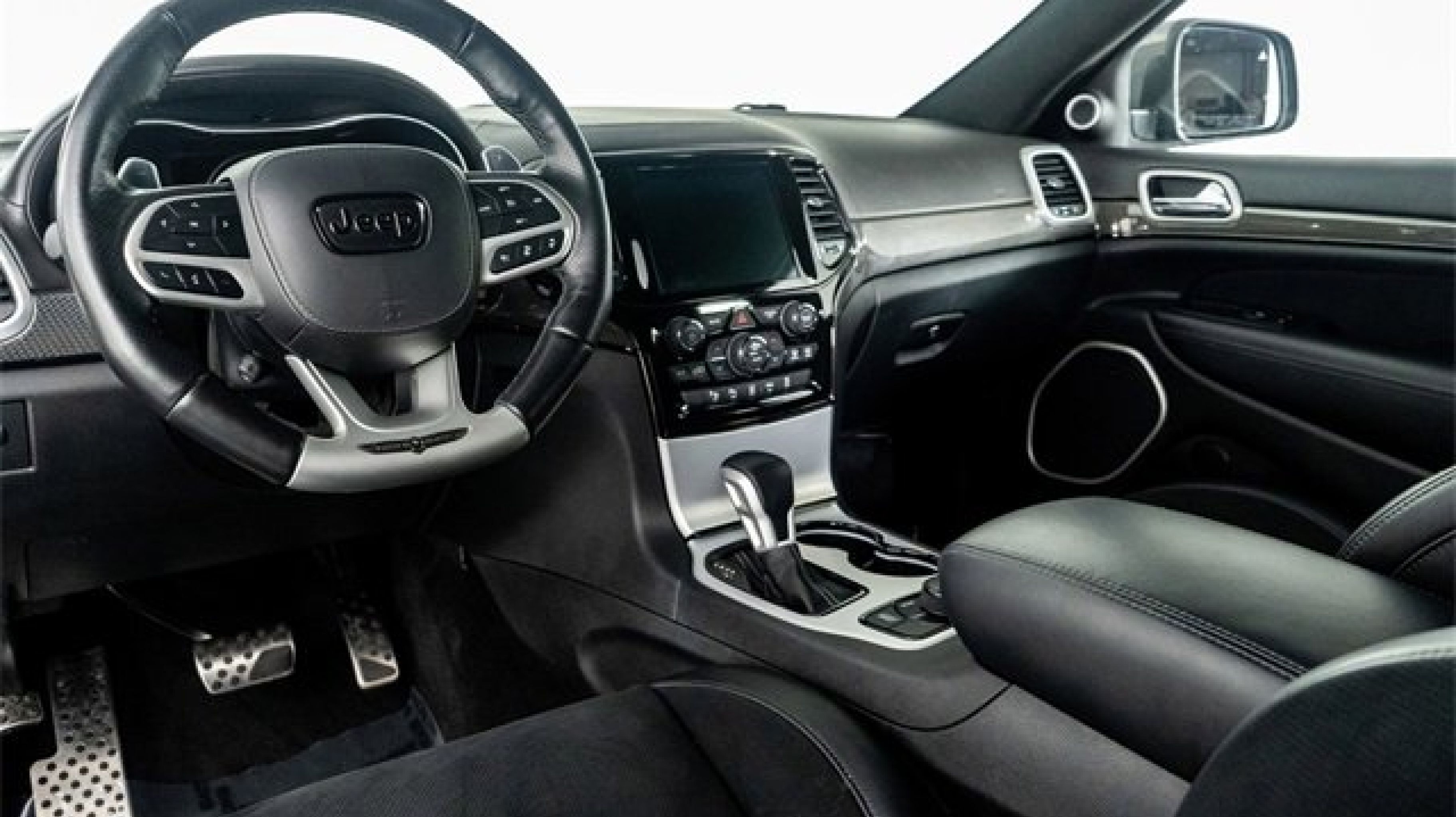 2021 Jeep Grand Cherokee Trackhawk photo 2