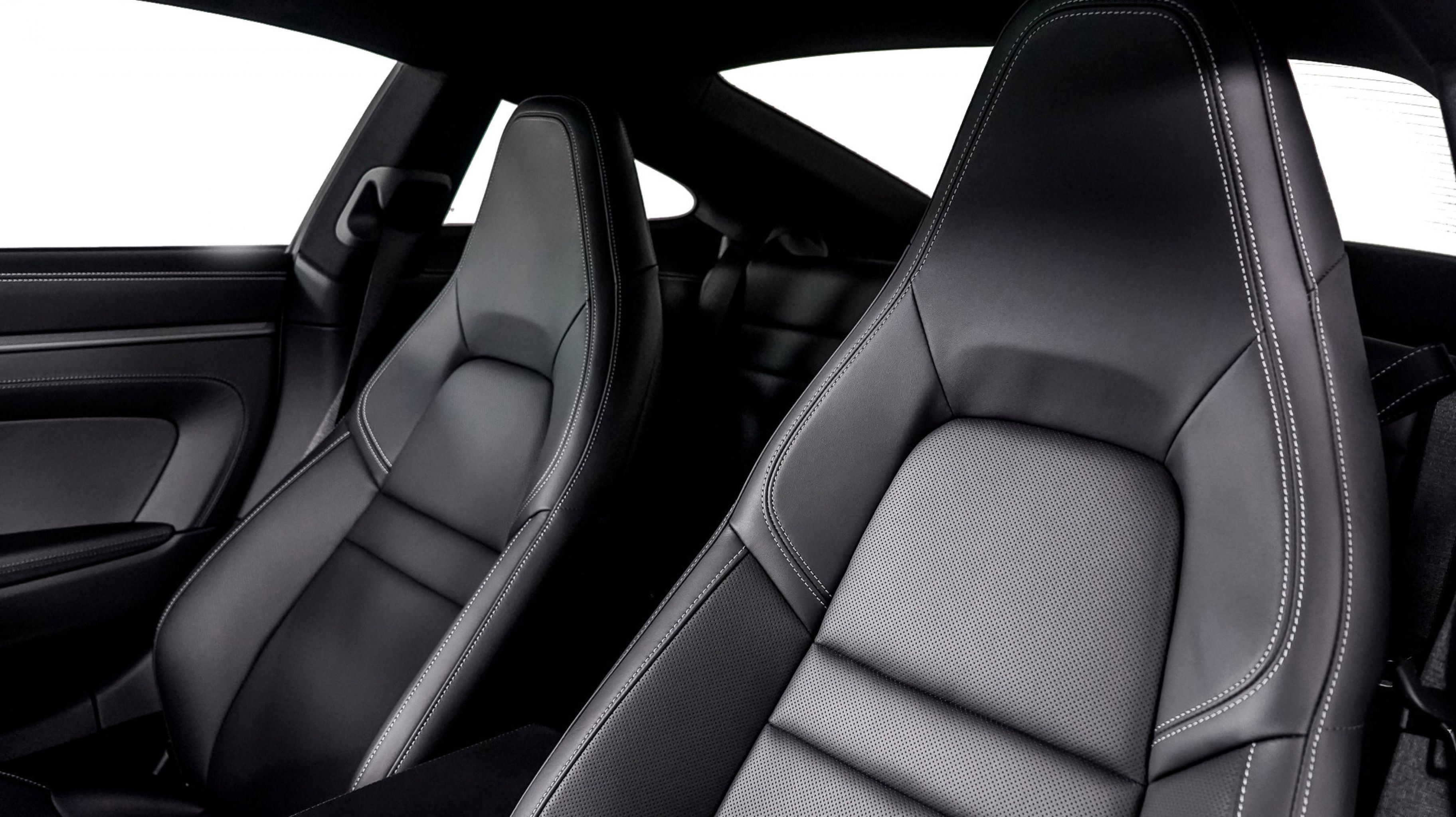 2025 Porsche 911 photo 3