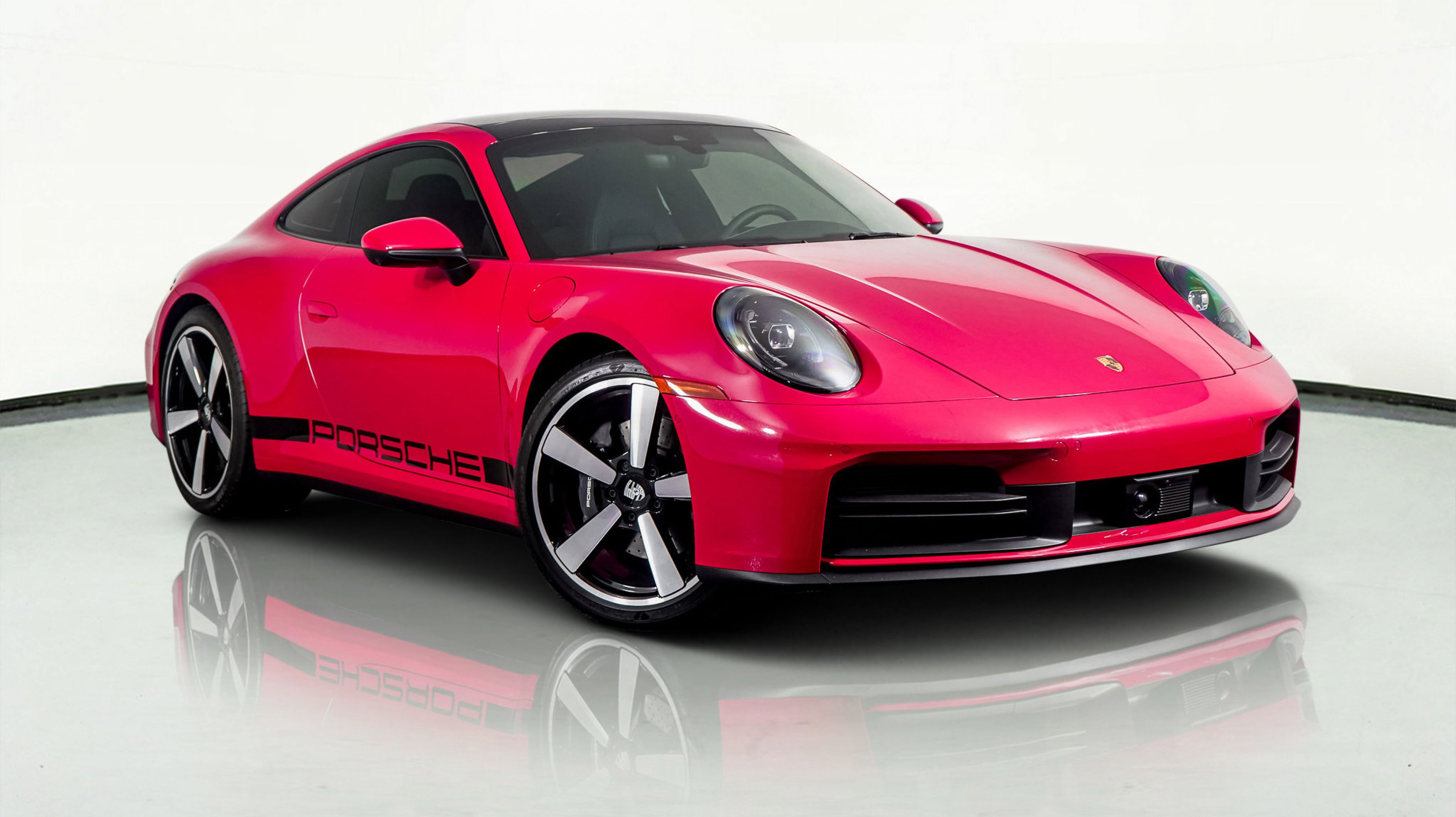 2025 Porsche 911 photo 4