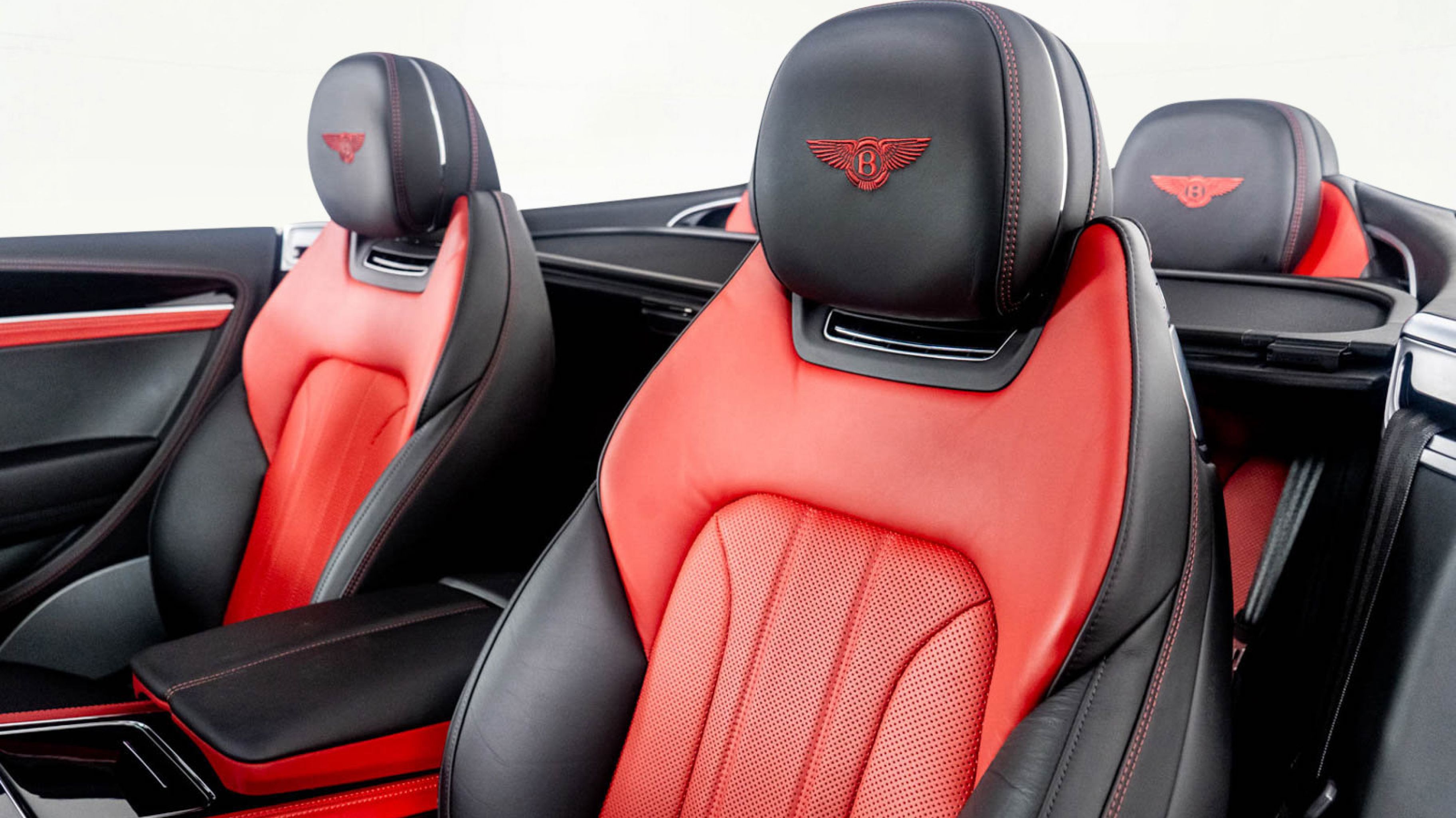 2023 Bentley Continental GT Azure photo 3