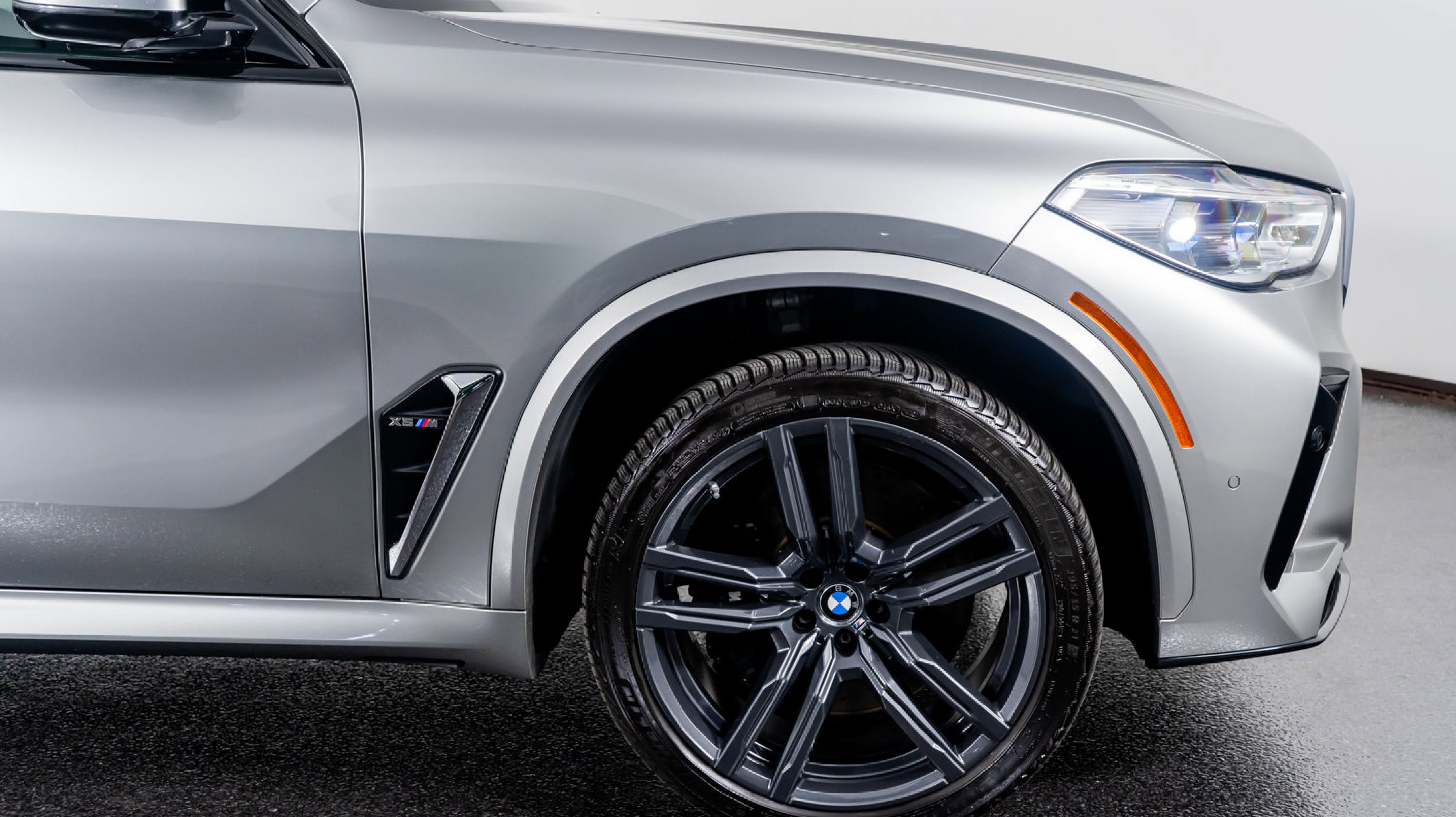 2021 Bmw X5 M photo 3