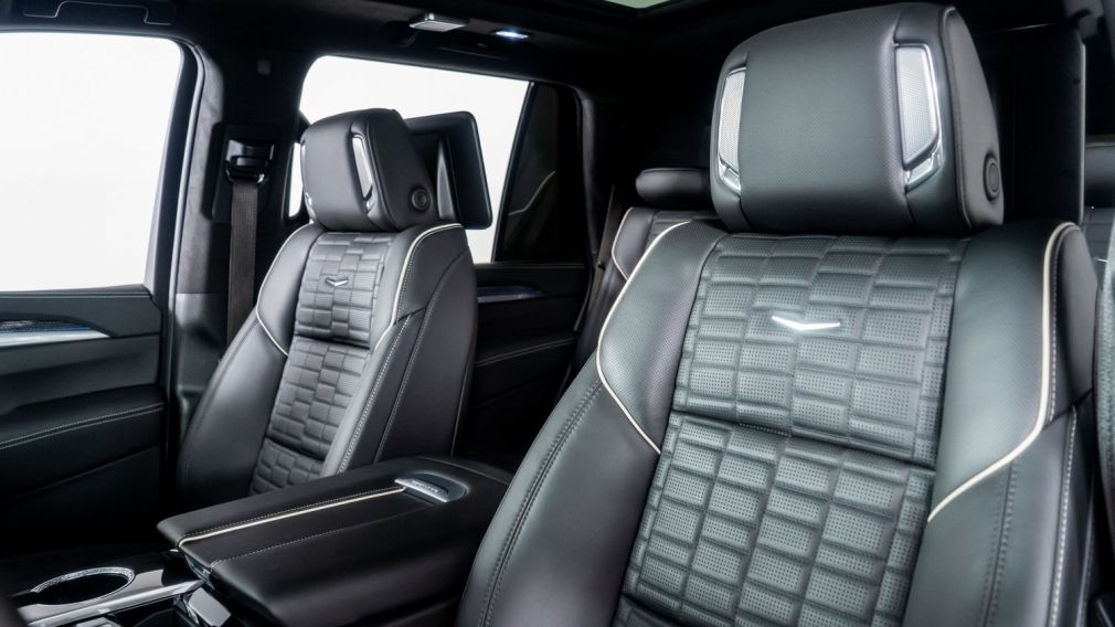 2025 Cadillac Escalade V-Series photo 3