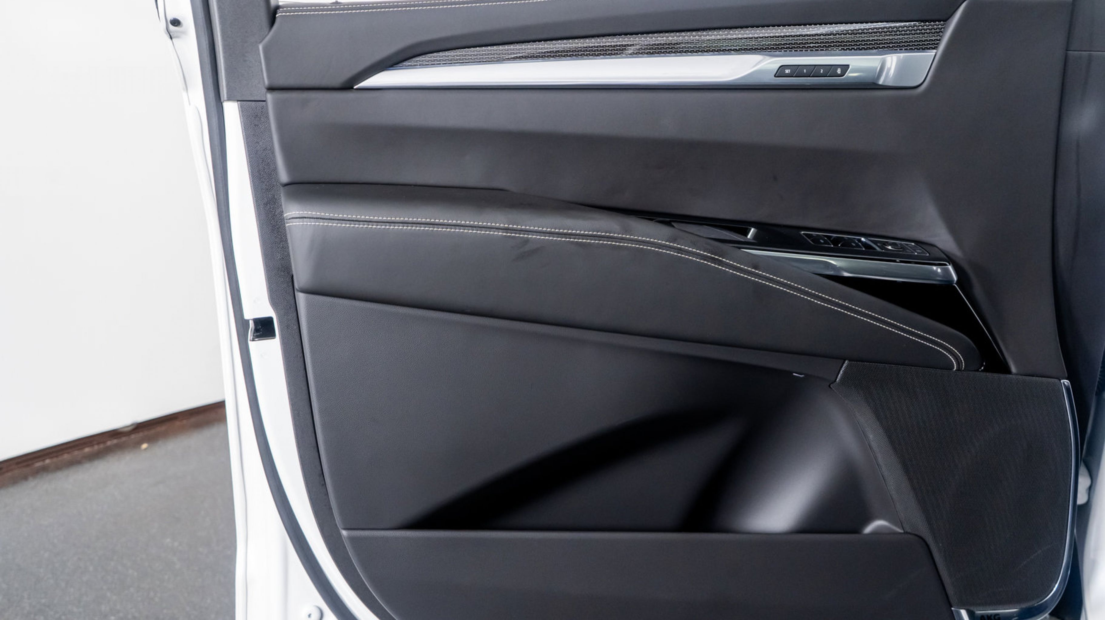 2025 Cadillac Escalade V-Series photo 36