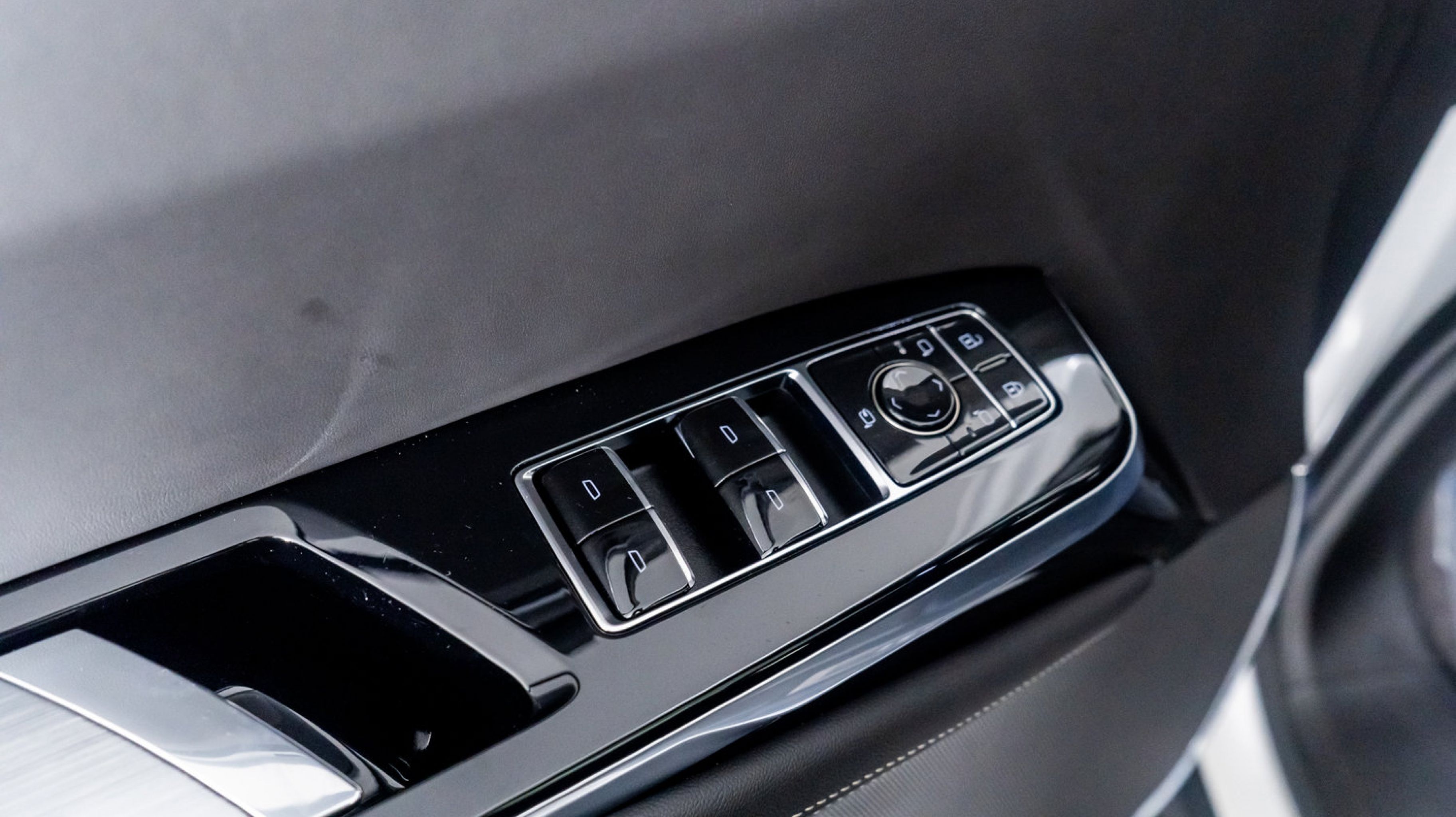 2025 Cadillac Escalade V-Series photo 37