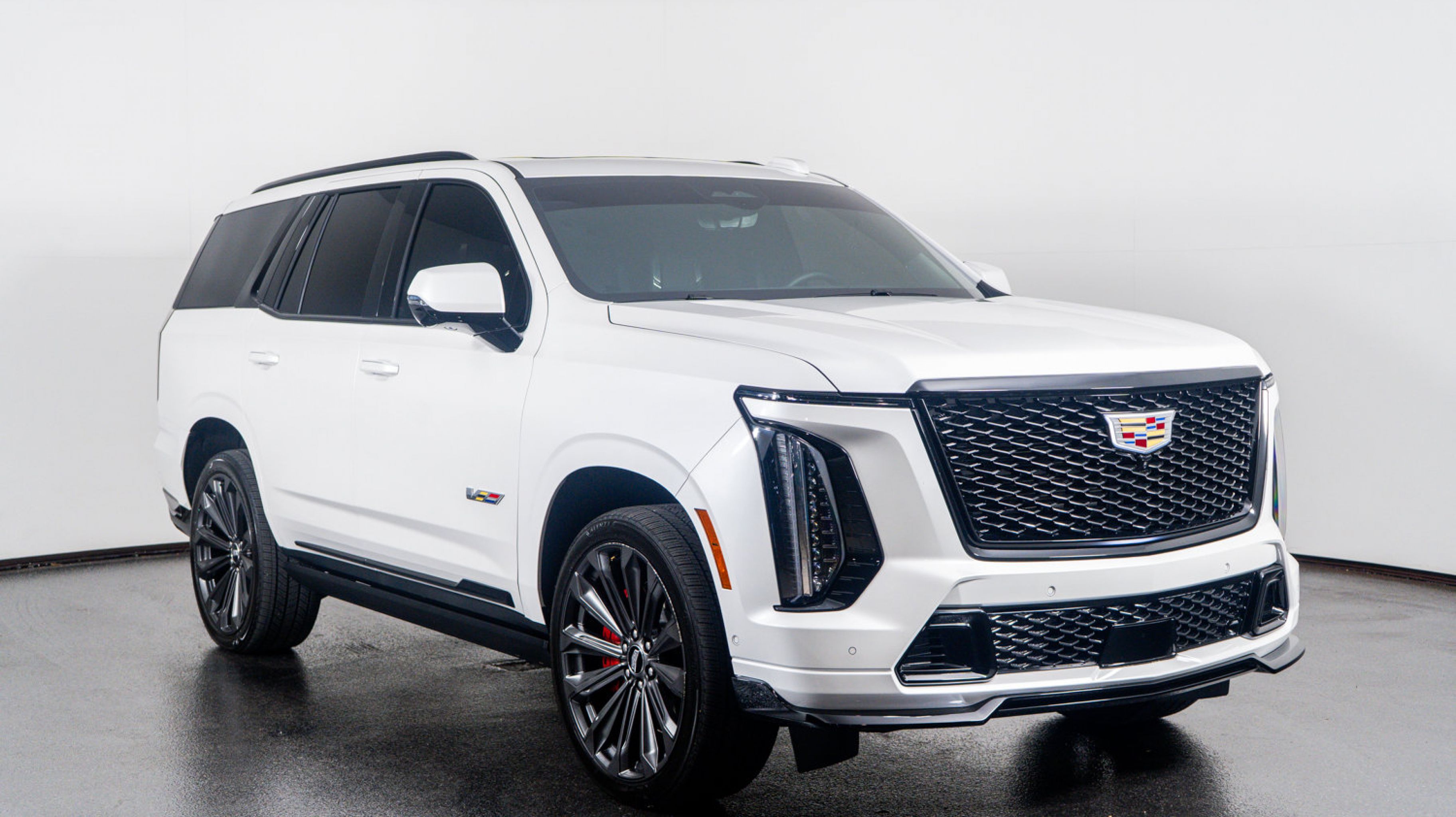 2025 Cadillac Escalade V-Series photo 4