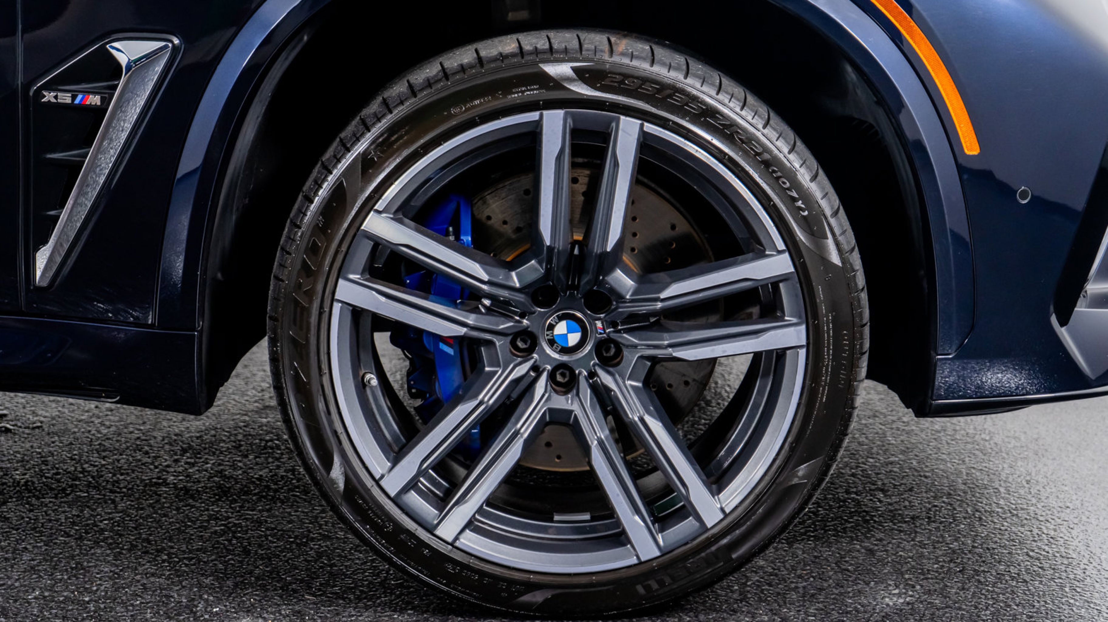 2022 Bmw X5 M photo 3