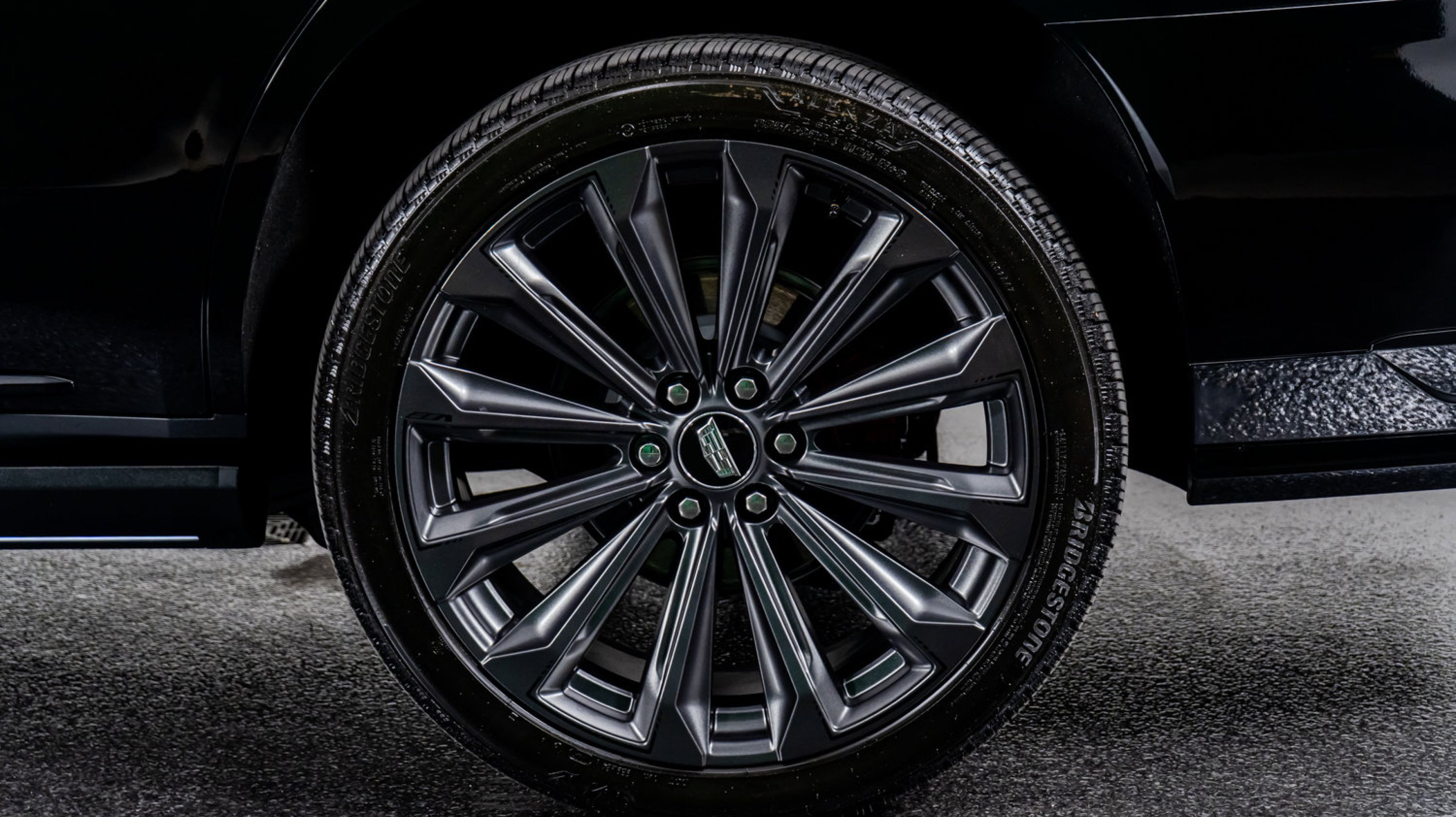 2025 Cadillac Escalade V-Series photo 17
