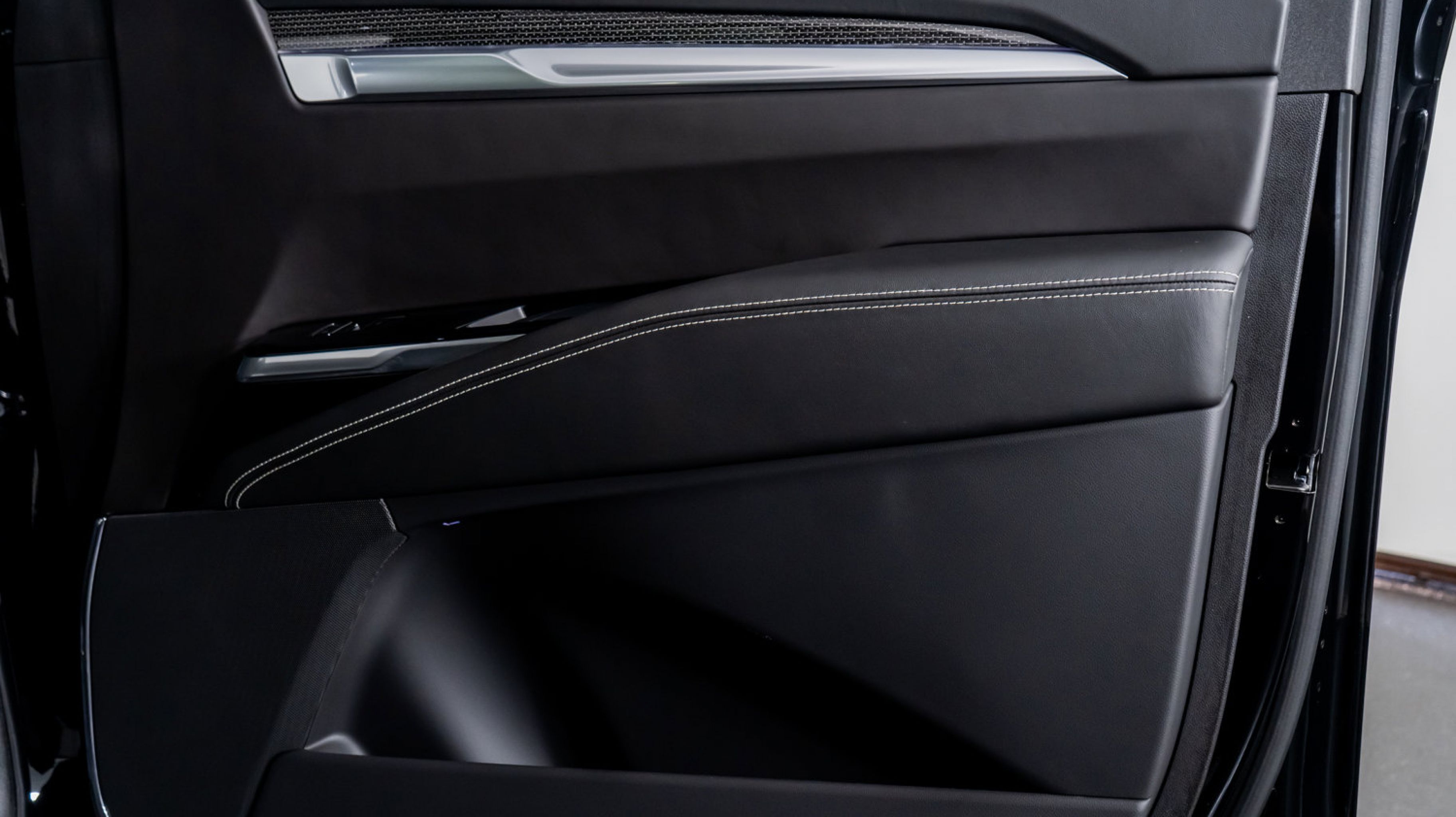 2025 Cadillac Escalade V-Series photo 41