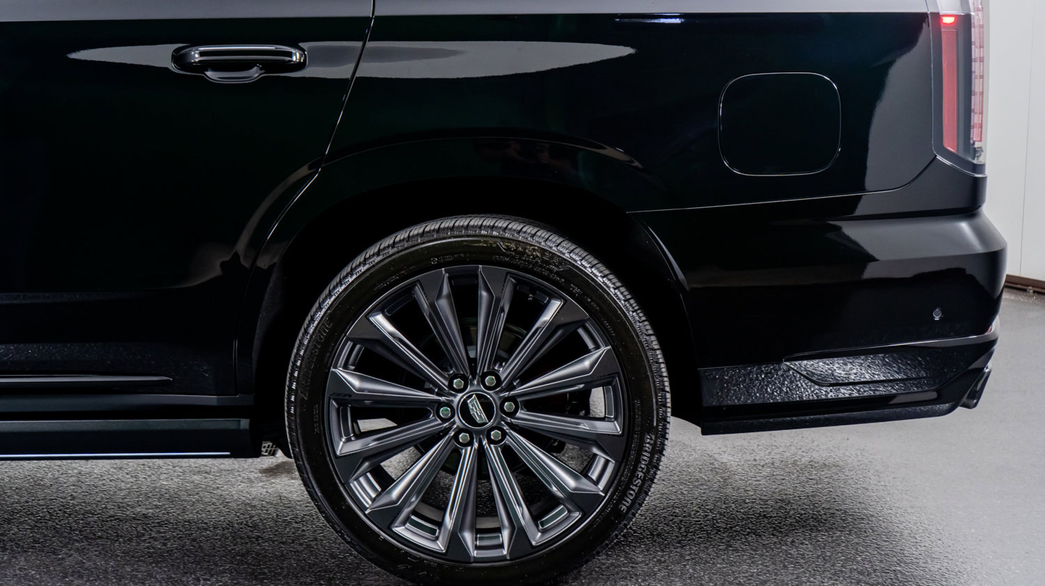 2025 Cadillac Escalade V-Series photo 16