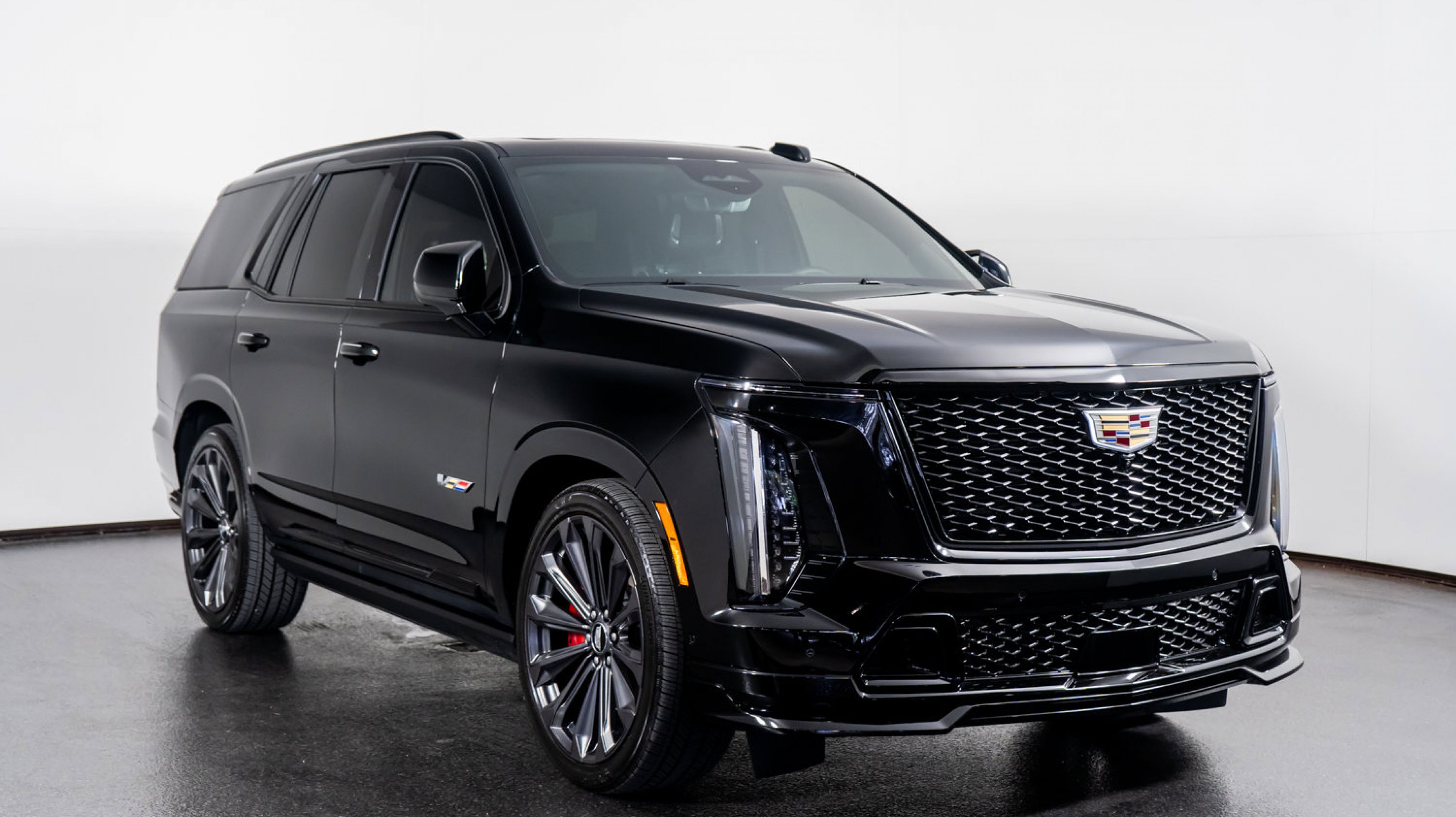 2025 Cadillac Escalade V-Series photo 2