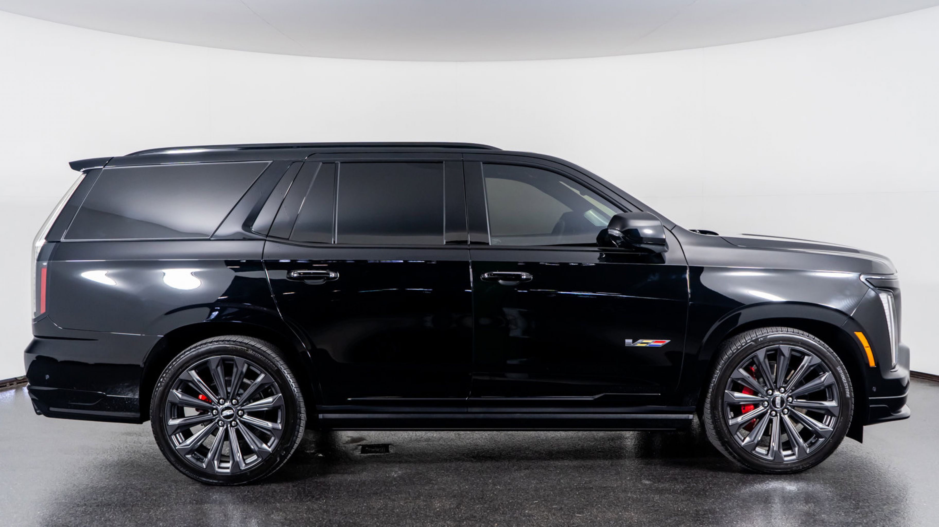 2025 Cadillac Escalade V-Series photo 3