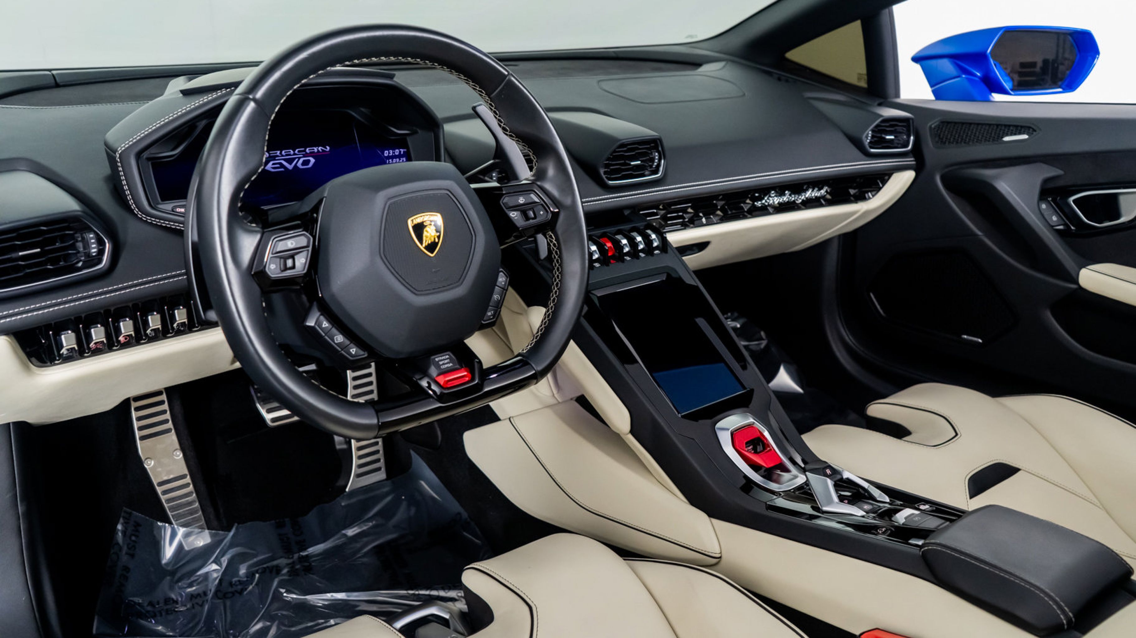 2021 Lamborghini Huracan Evo photo 2