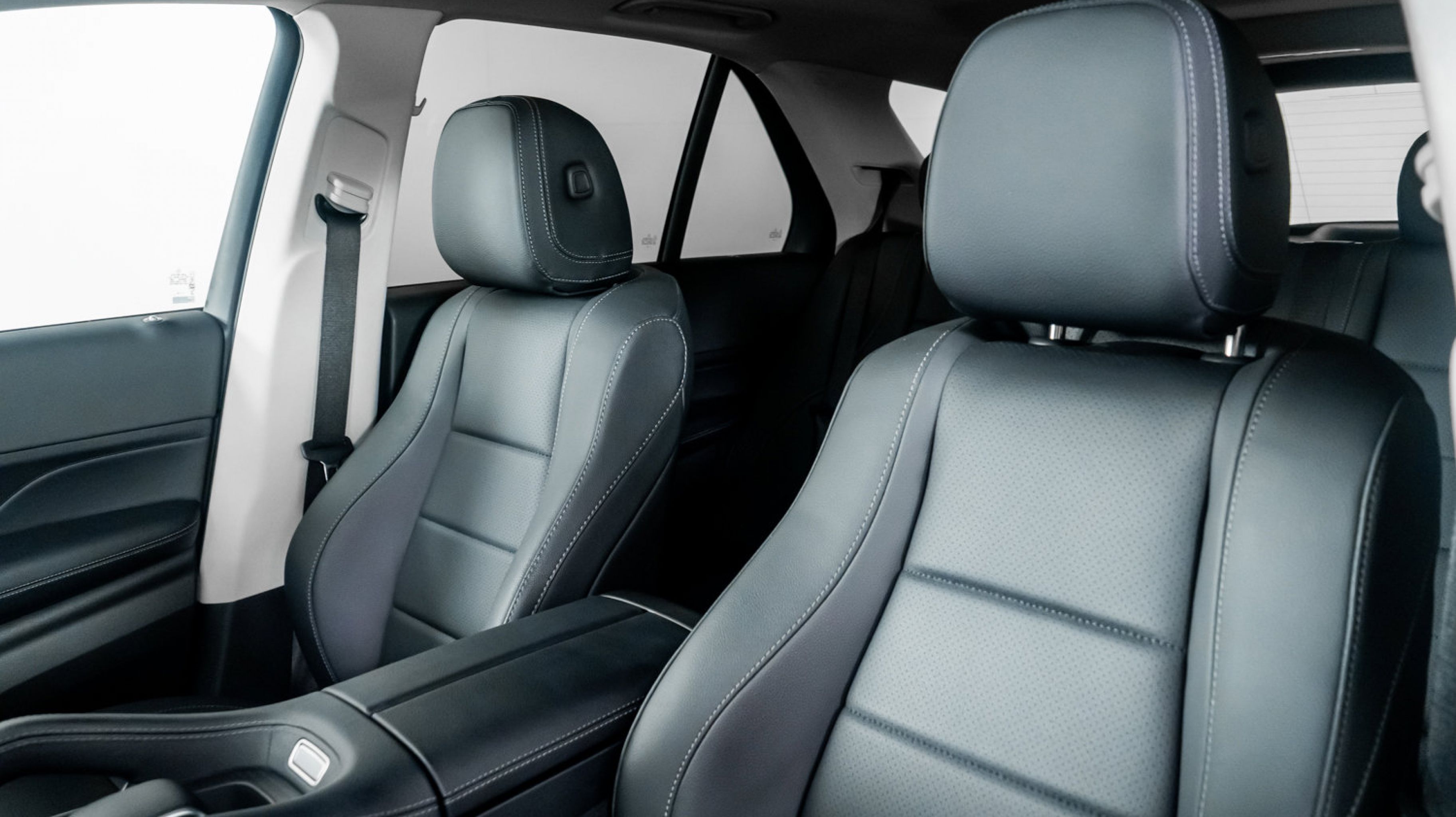 2024 Mercedes Benz GLE 450 photo 3