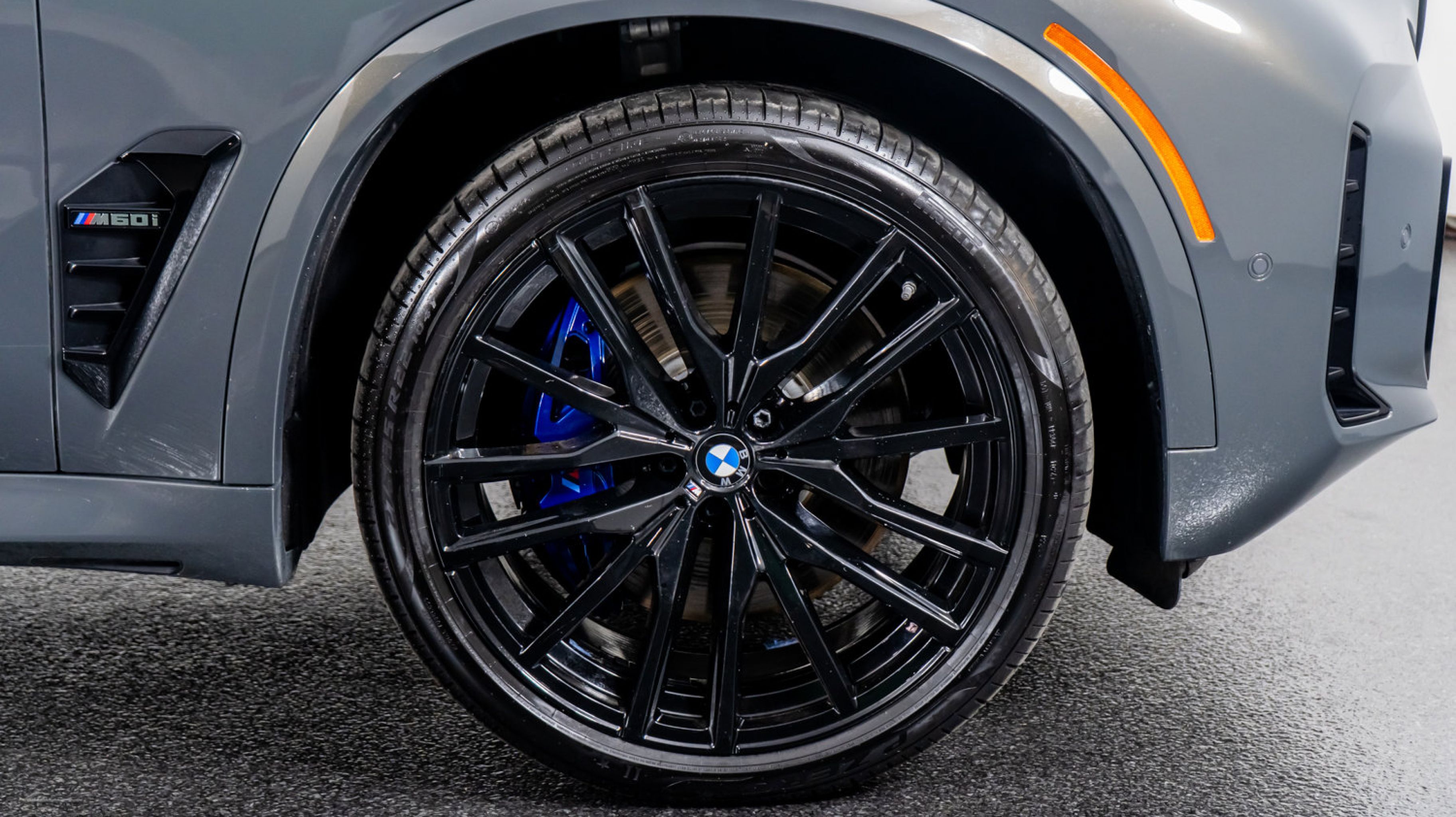 2025 Bmw X5 M60i photo 4